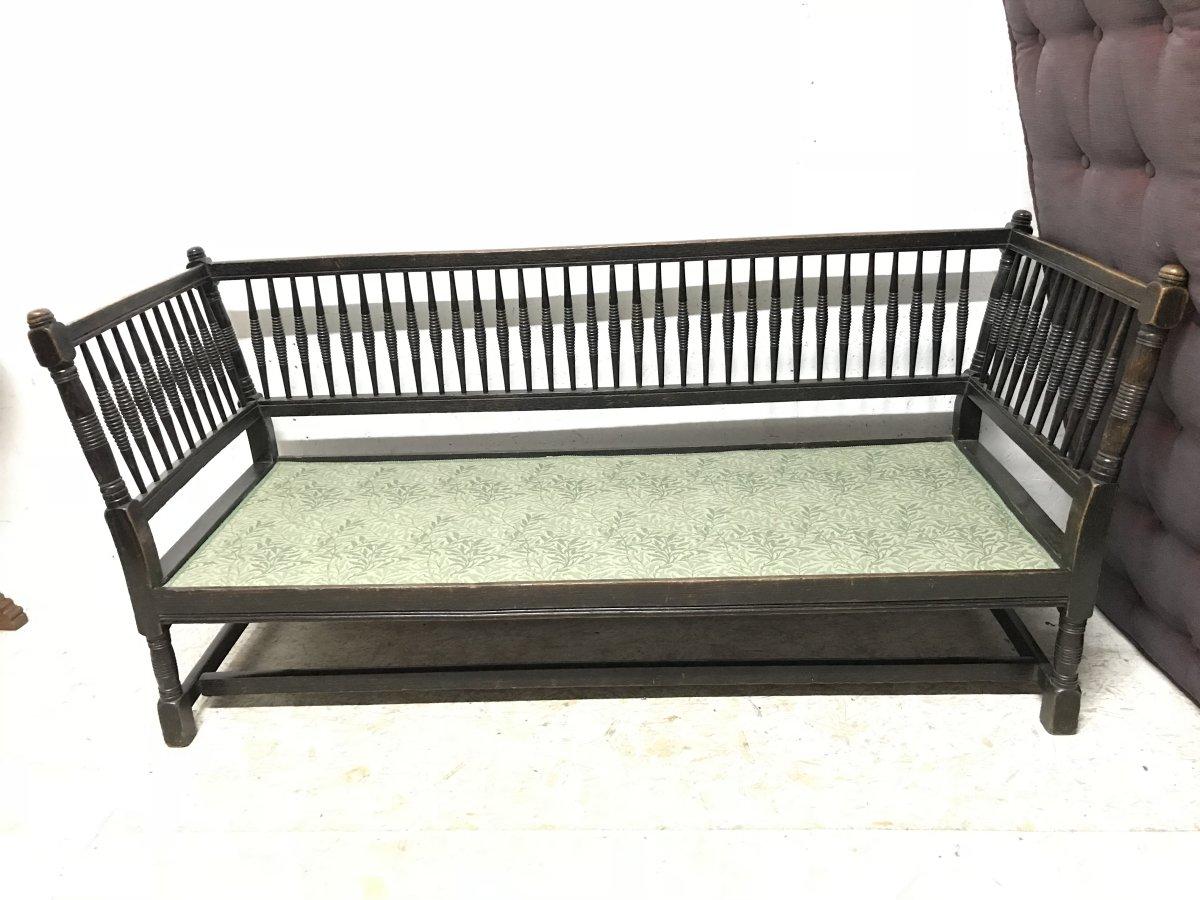 Arts and Crafts Liberty & Co. William Birch, an Arts & Crafts Dark Oak Settee with Angular Sides