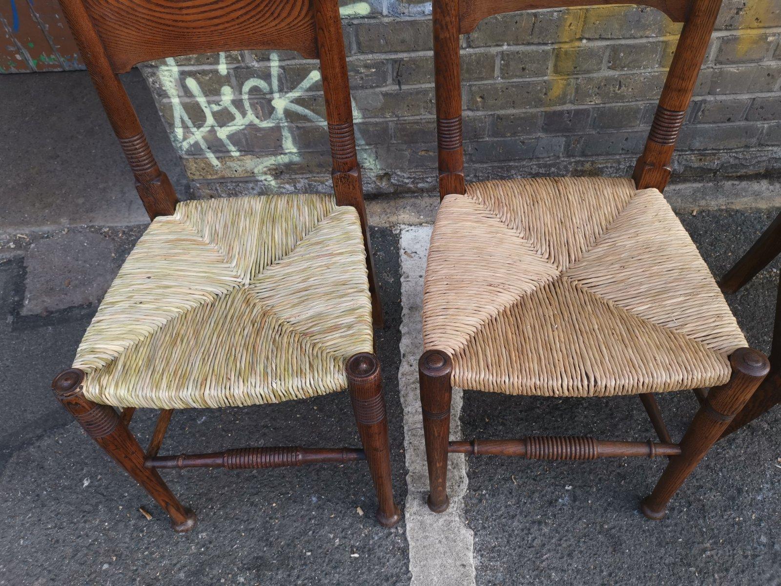 William Birch, Arts & Crafts-Sessel mit zwei ausziehbaren Beistellstühlen von Liberty & Co (Binse) im Angebot