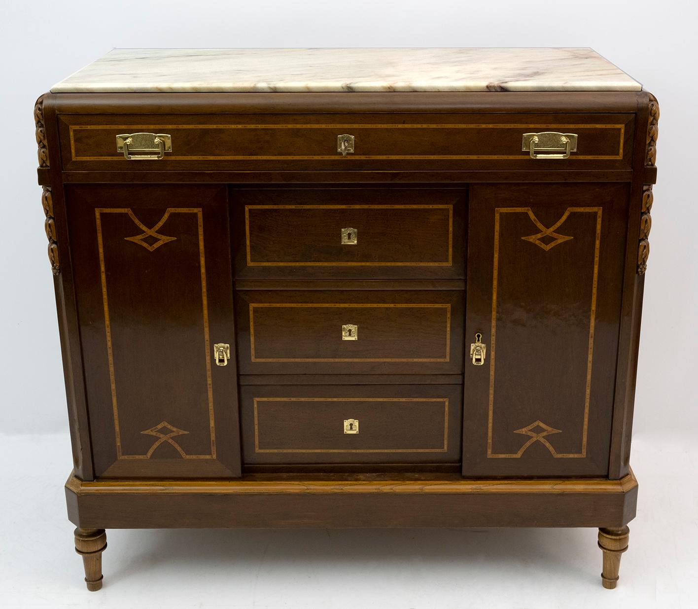 Chest of drawers in thuja briar, maple inlays and Portuguese pink marble top, 1920s Italian production. The dresser has been restored and polished with shellac.
Also available the pair of bedside tables
The bedside tables measure 126 cm high with
