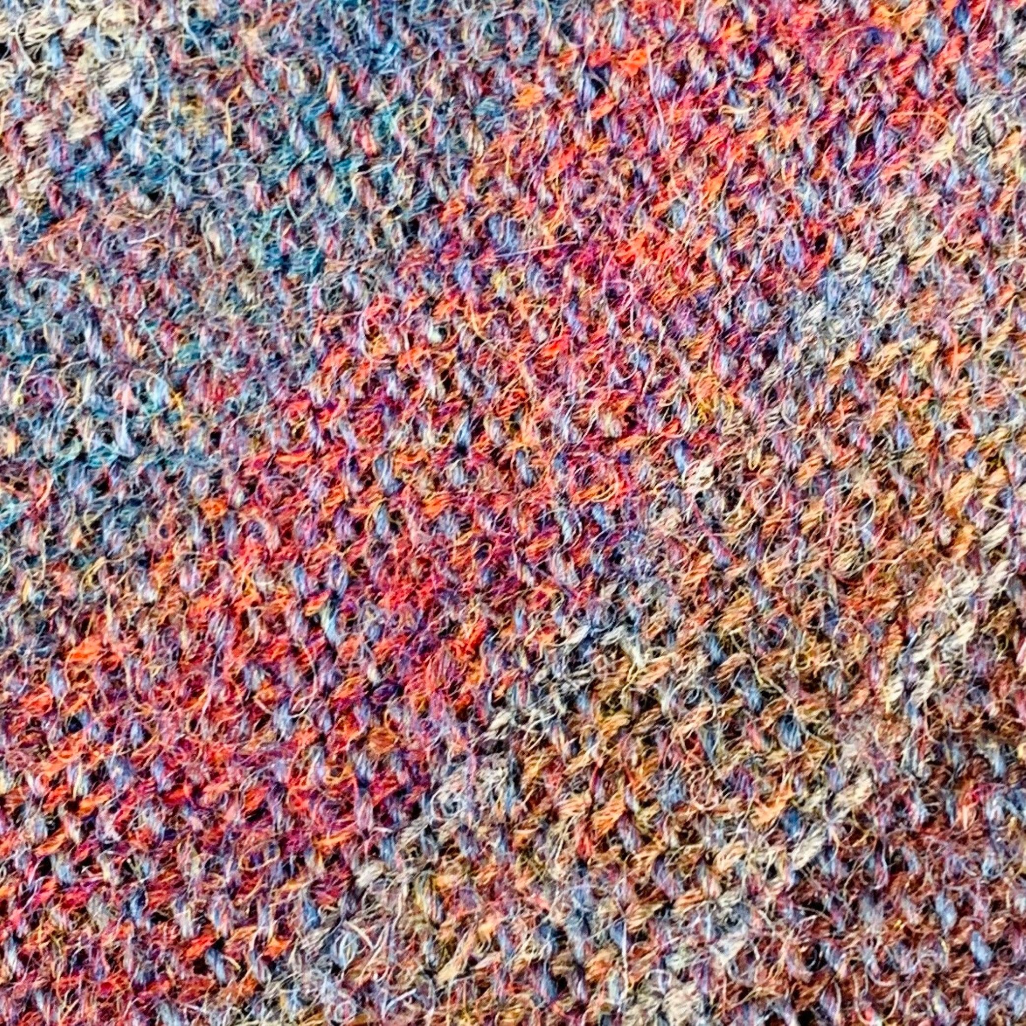 LIBERTY OF LONDON necktie
in a blue and multi-color wool featuring a woven diagonal stripe design. Woven in Scotland.Very Good Pre-Owned Condition. 

Measurements: 
  Width: 2.75 inches Length: 56 inches 
  
  
 
Sui Generis Reference: