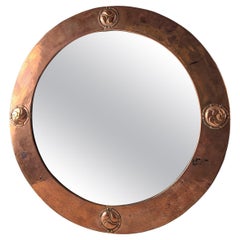 Miroir en cuivre Hammer, Liberty of London, 19e siècle