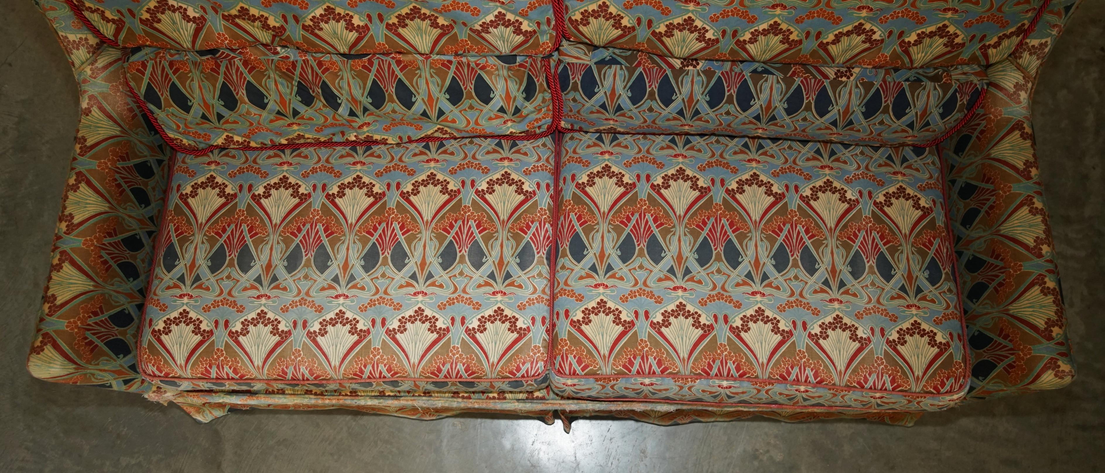 LIBERTY OF LONDON IANTHE UPHOLSTERED VINTAGE SOFA FOR RESTORATION FABRIC REPAIRs For Sale 1