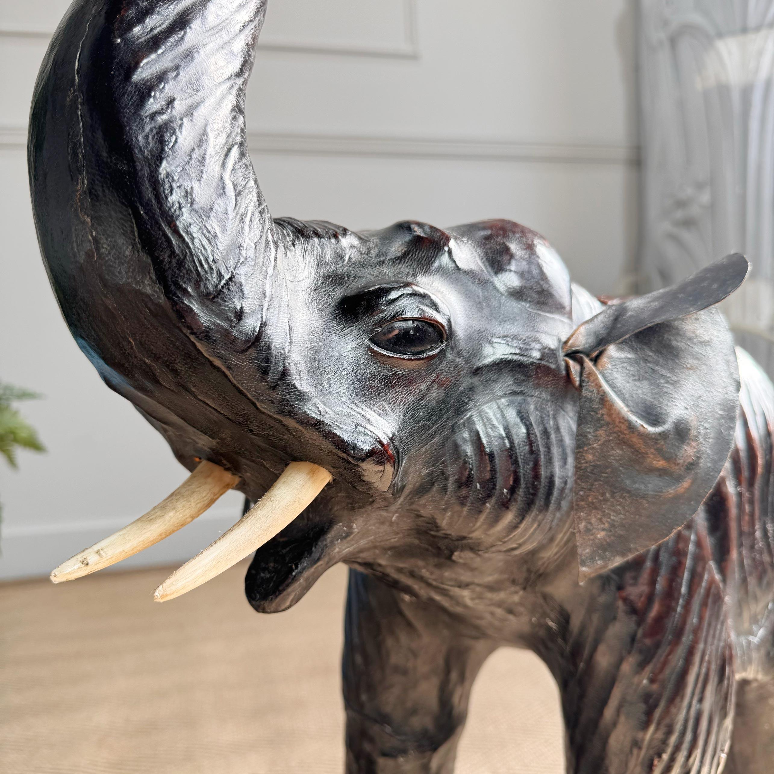 Tabouret éléphant Liberty Of London en vente 2