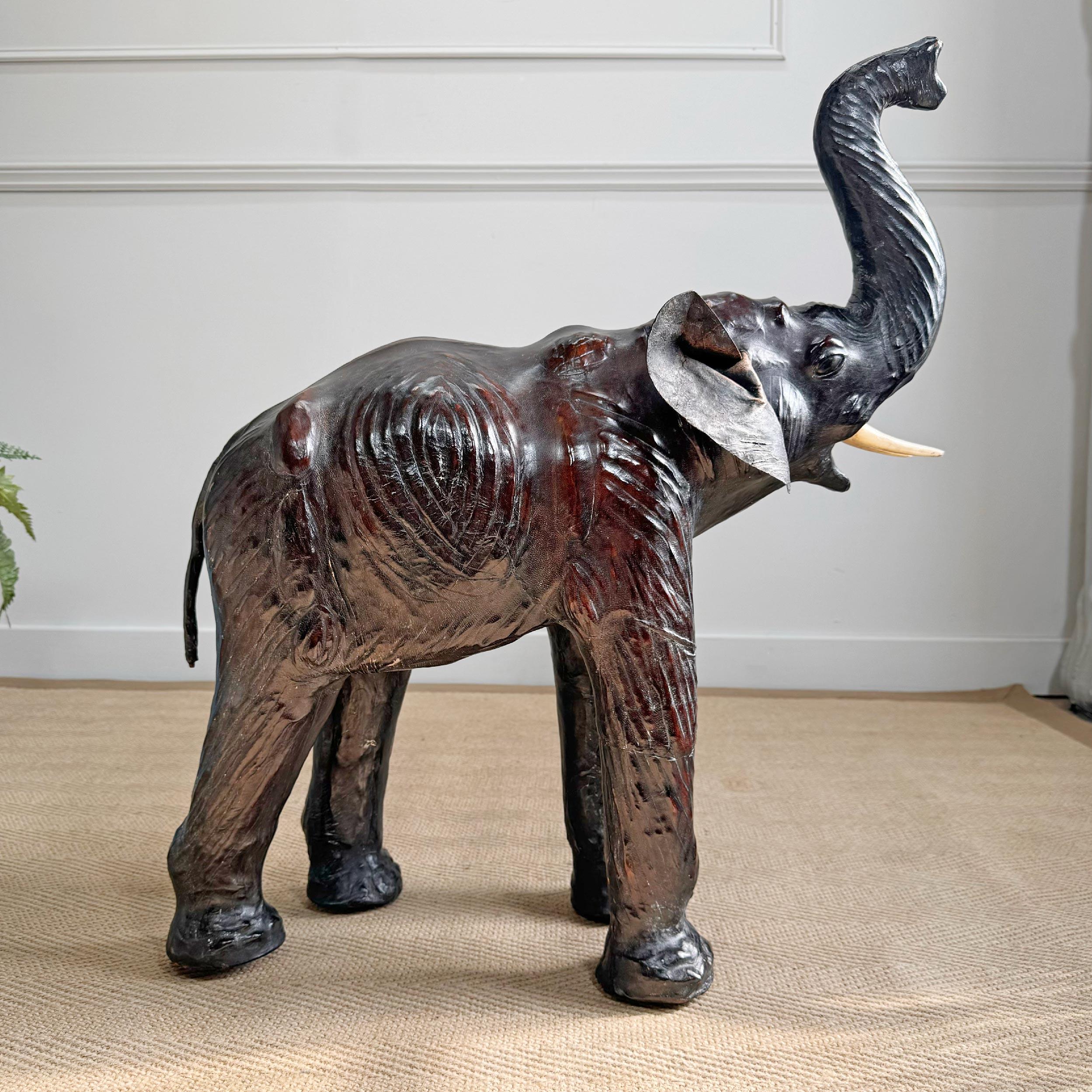 Tabouret éléphant Liberty Of London en vente 4