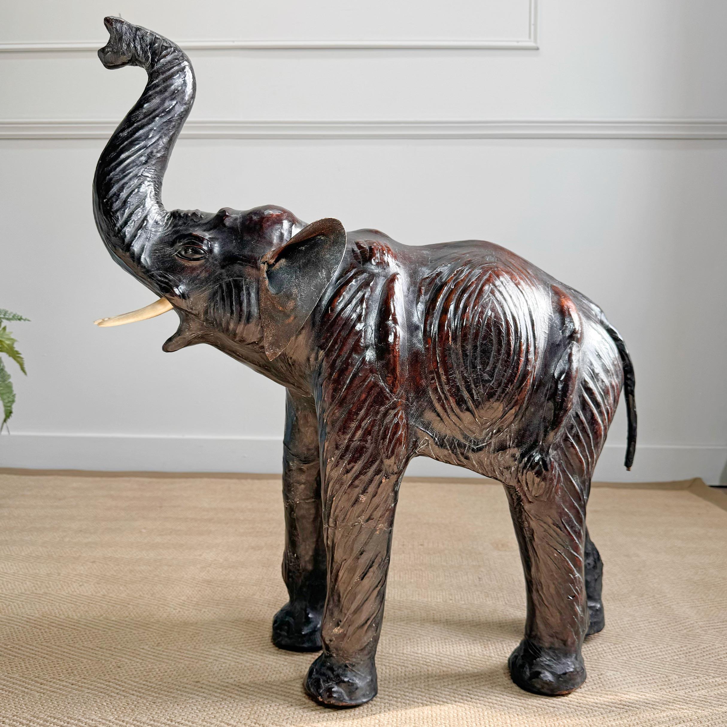 Tabouret éléphant Liberty Of London en vente 6