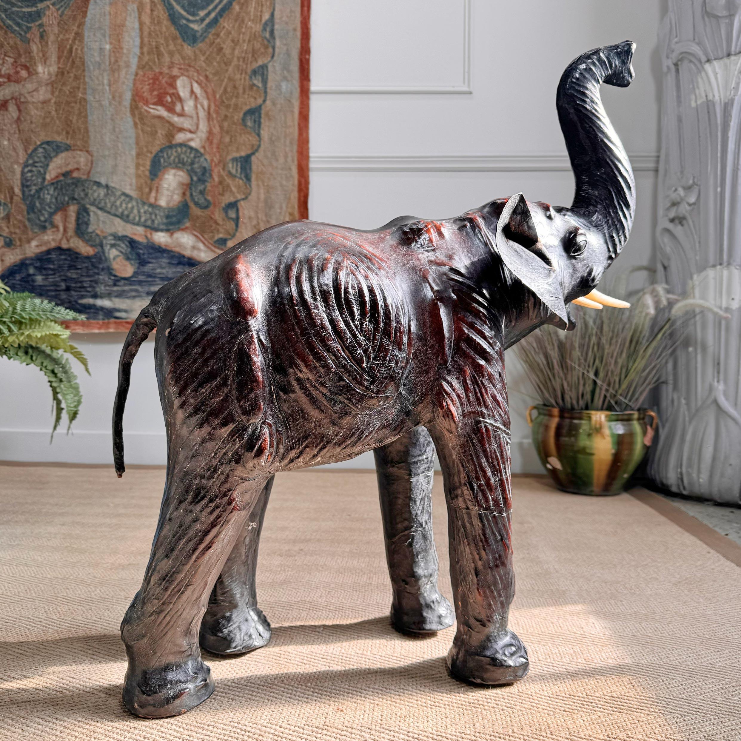 Mid-Century Modern Tabouret éléphant Liberty Of London en vente