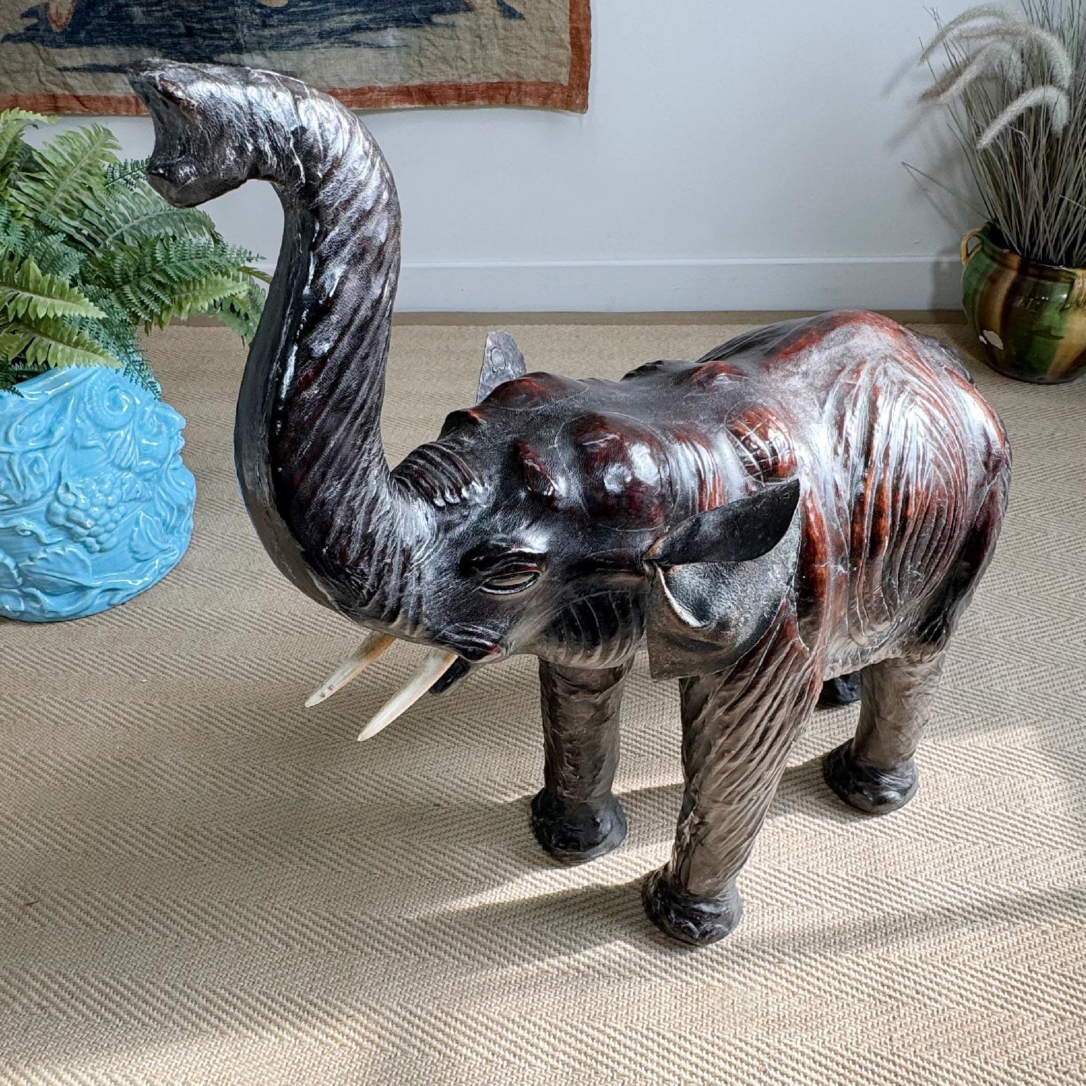 Anglais Tabouret éléphant Liberty Of London en vente