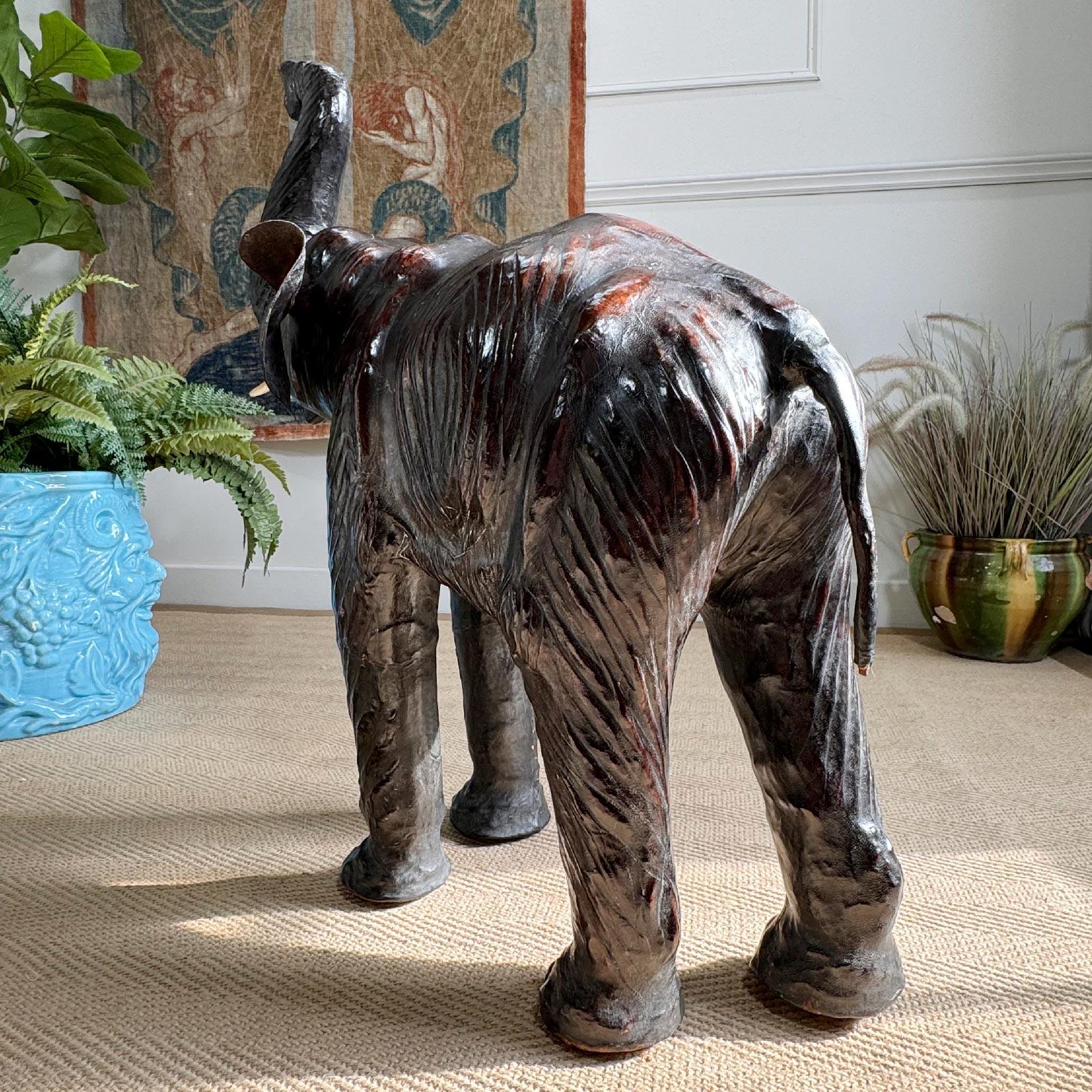 Fait main Tabouret éléphant Liberty Of London en vente