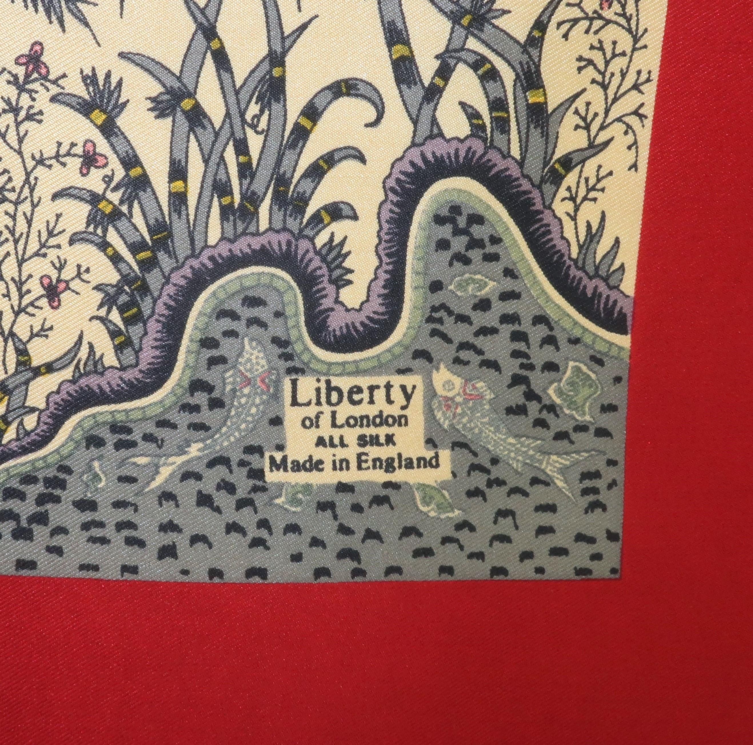 Ein Seidenschal von Liberty of London, der ein kompliziertes und unendlich faszinierendes Design mit dem Titel 