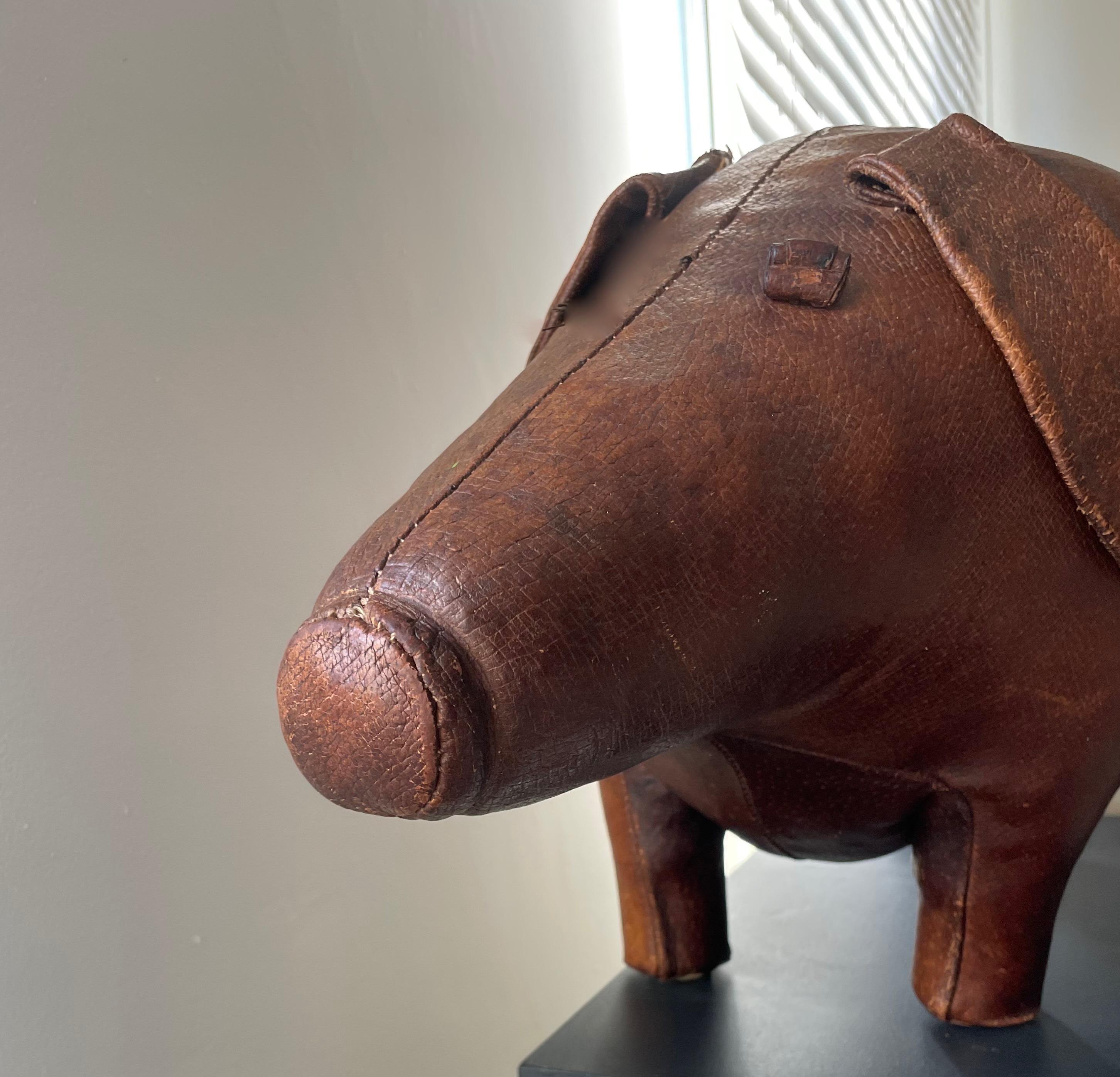 Pig ottoman first made in the 1930's for Liberty 's London during decades and later for Abercrombie & Fitch.
By Dimitri Omersa, United Kingdom.