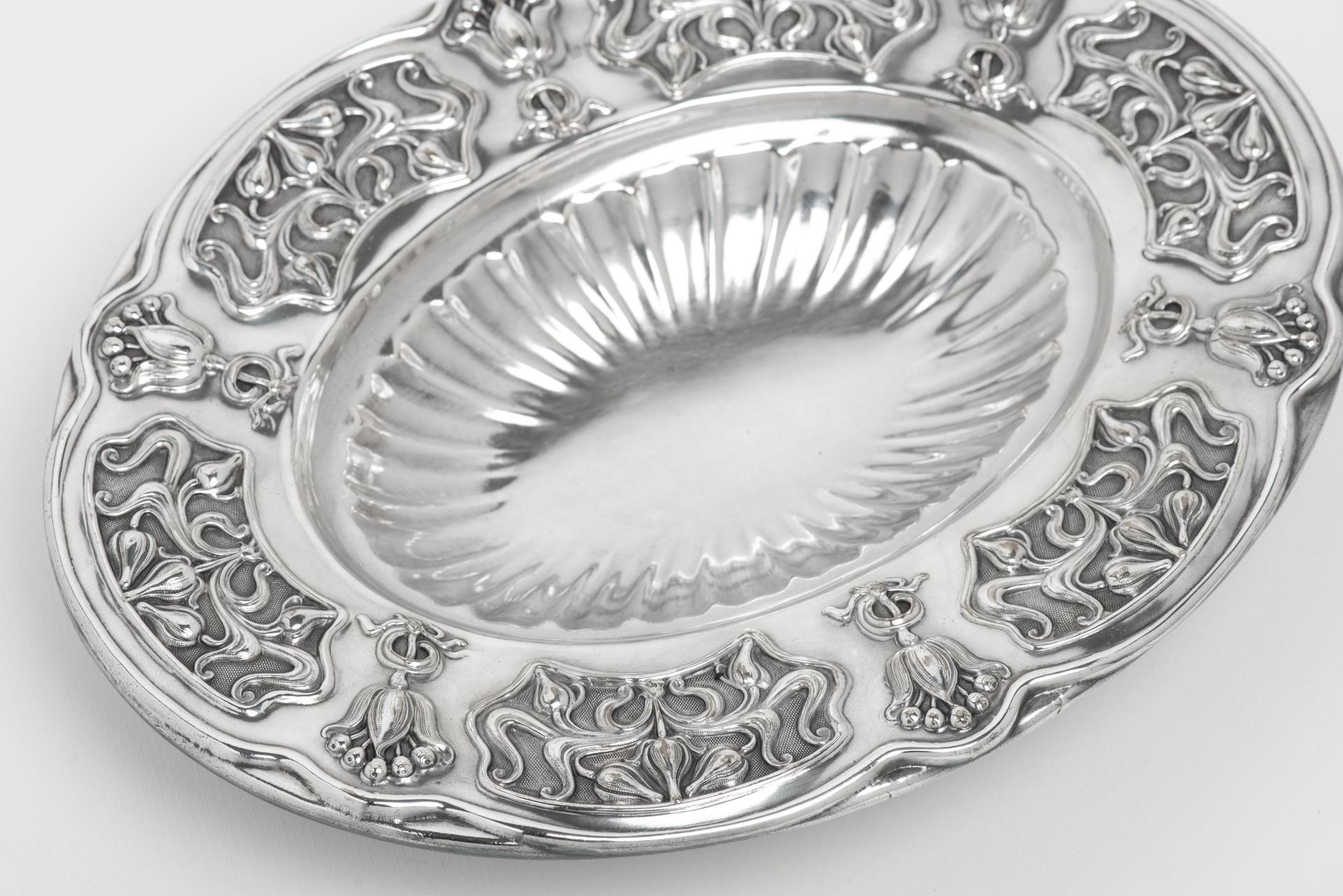 Pressed Liberty Oval Centerpiece in Silver Plate For Sale