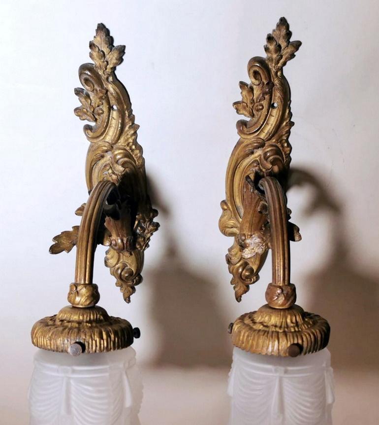 Liberty Pair of French Wall Sconces in Gilt Bronze and Opaline Glass 4