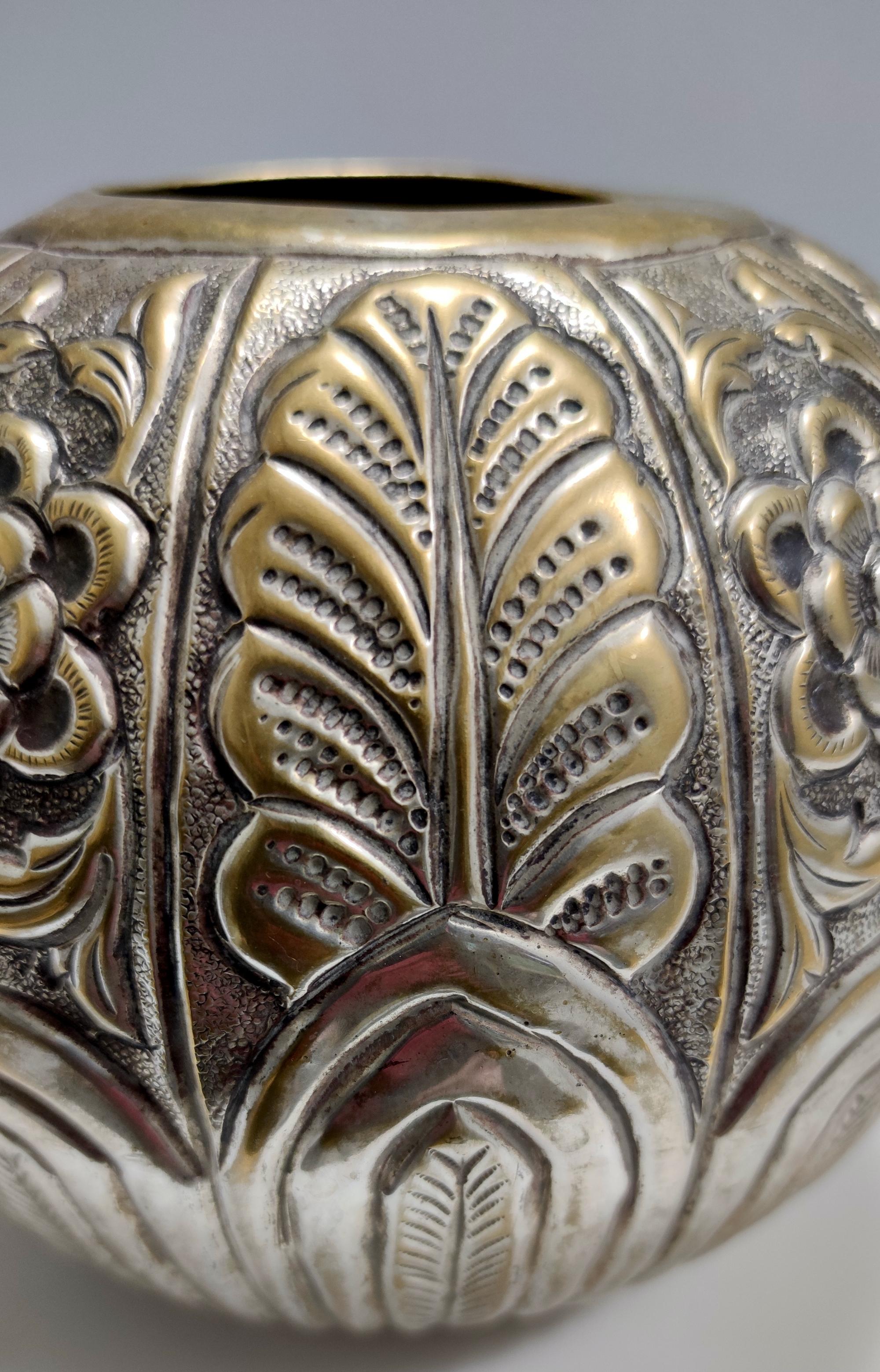 Liberty Style Embossed Brass Vase, Italy In Good Condition In Bresso, Lombardy