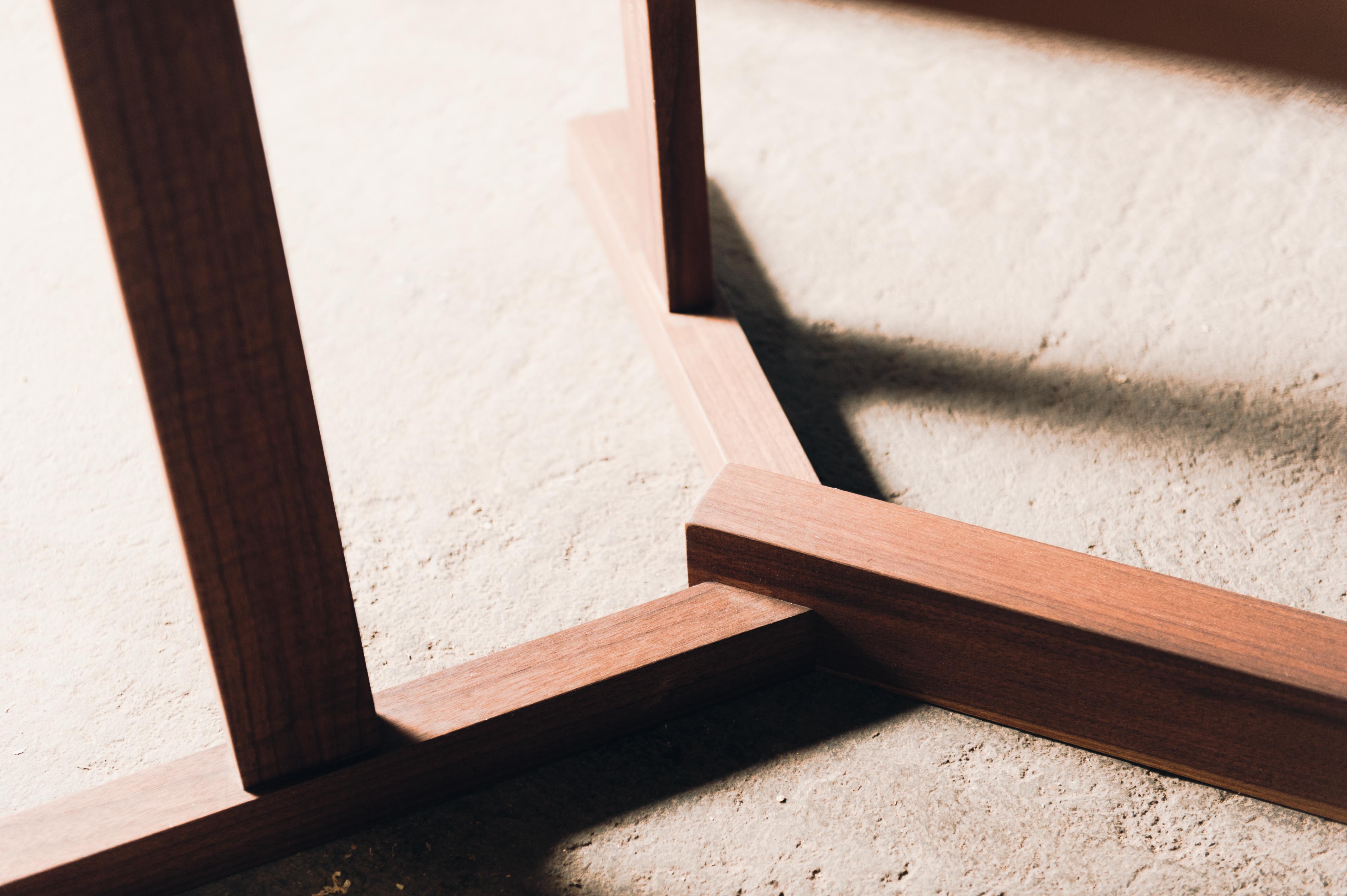 Liberty Trestle-Tisch aus Nussbaum von Hopes Woodshop (amerikanisch) im Angebot