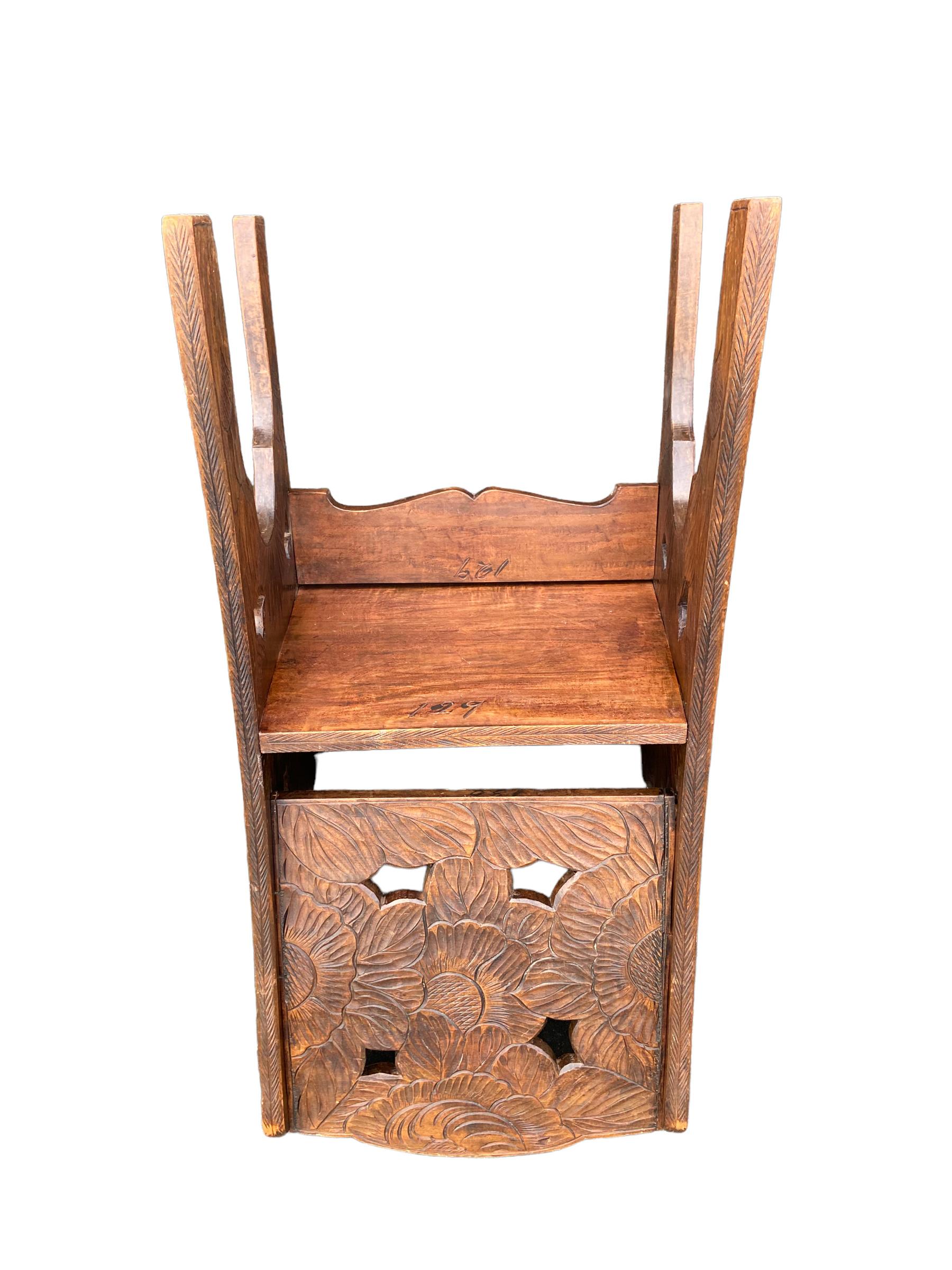 Liberty & Co Chair, 1910s In Good Condition For Sale In LELYSTAD, FL