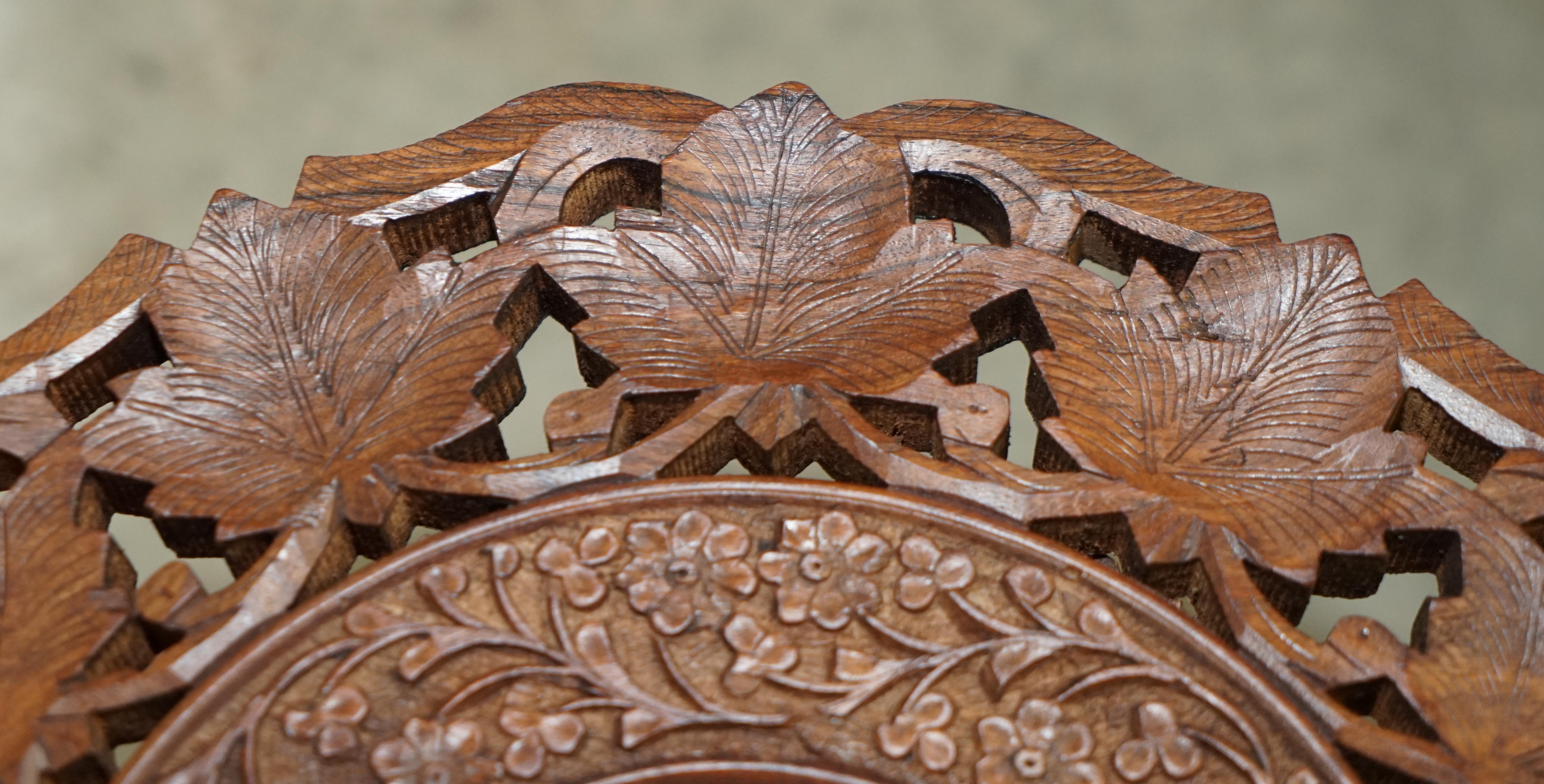 Table pliante à vin antique birmane sculptée Liberty's en vente 9