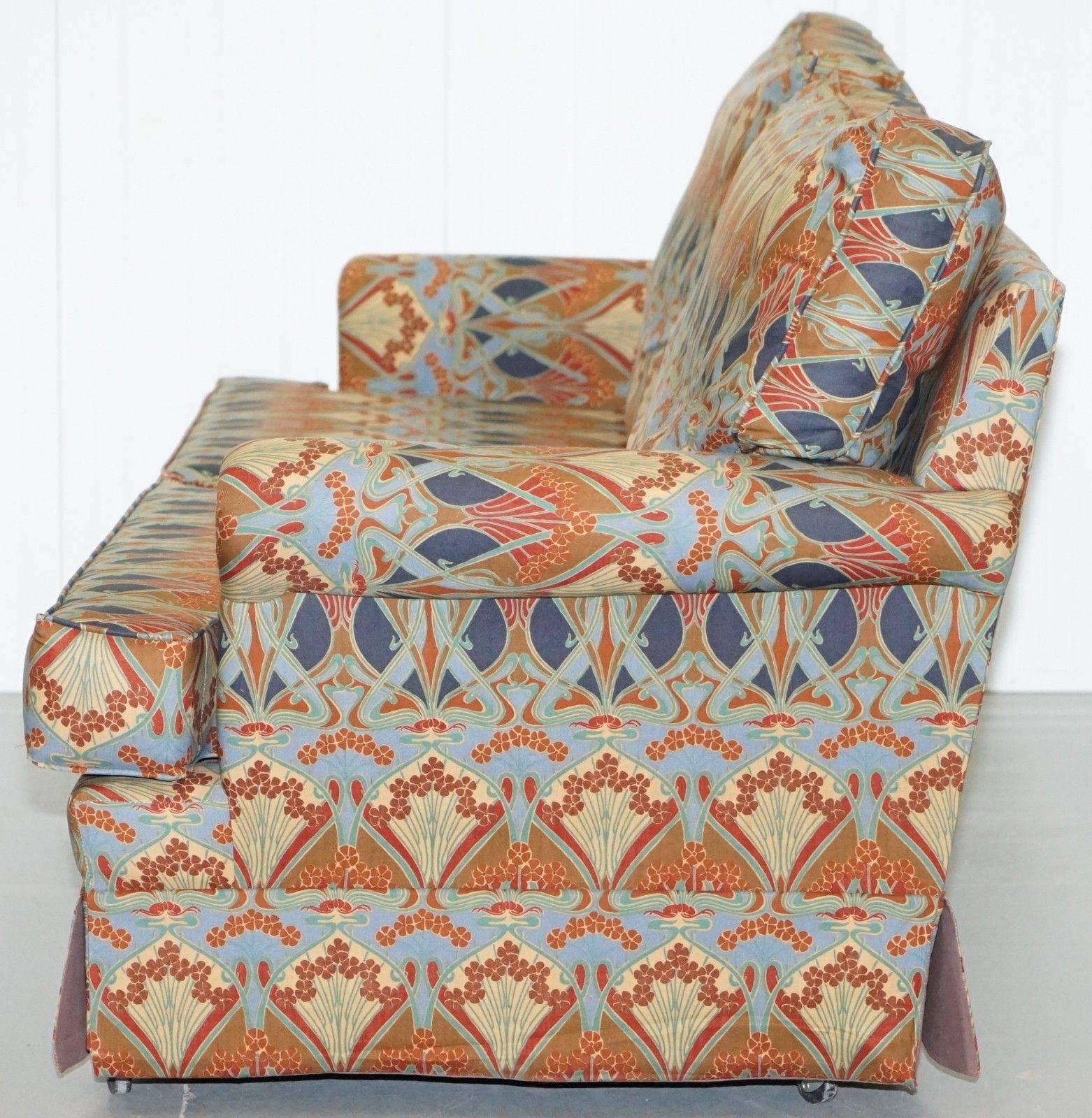 Libertys London Ianthe Polsterung Zwei-Drei-Sitz Sofabett von Flemming und Howland 2