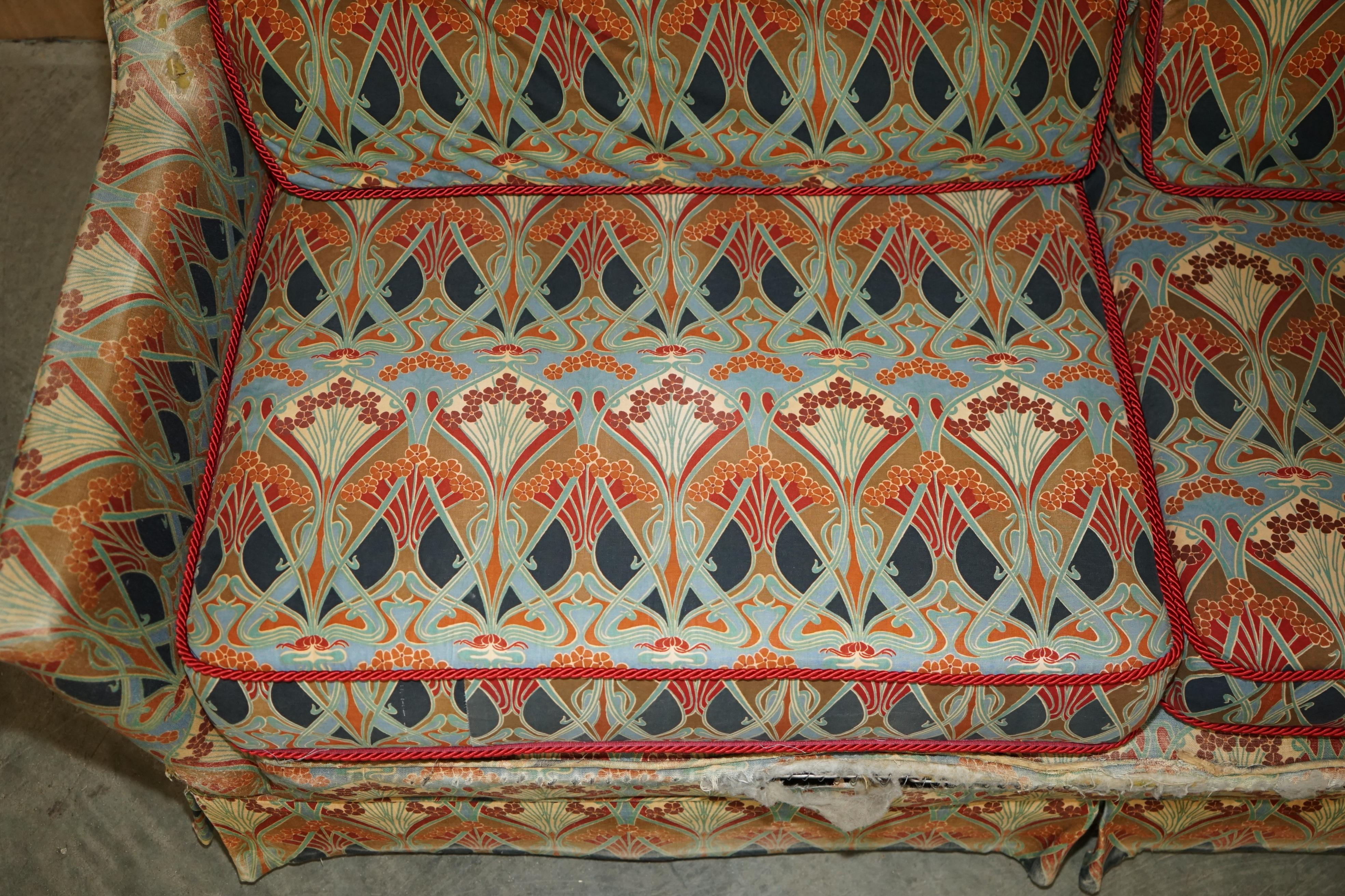 Upholstery LIBERTY'S OF LONDON IANTHE UPHOLSTERED ViNTAGE SOFA IN DISTRESSED CONDITION For Sale