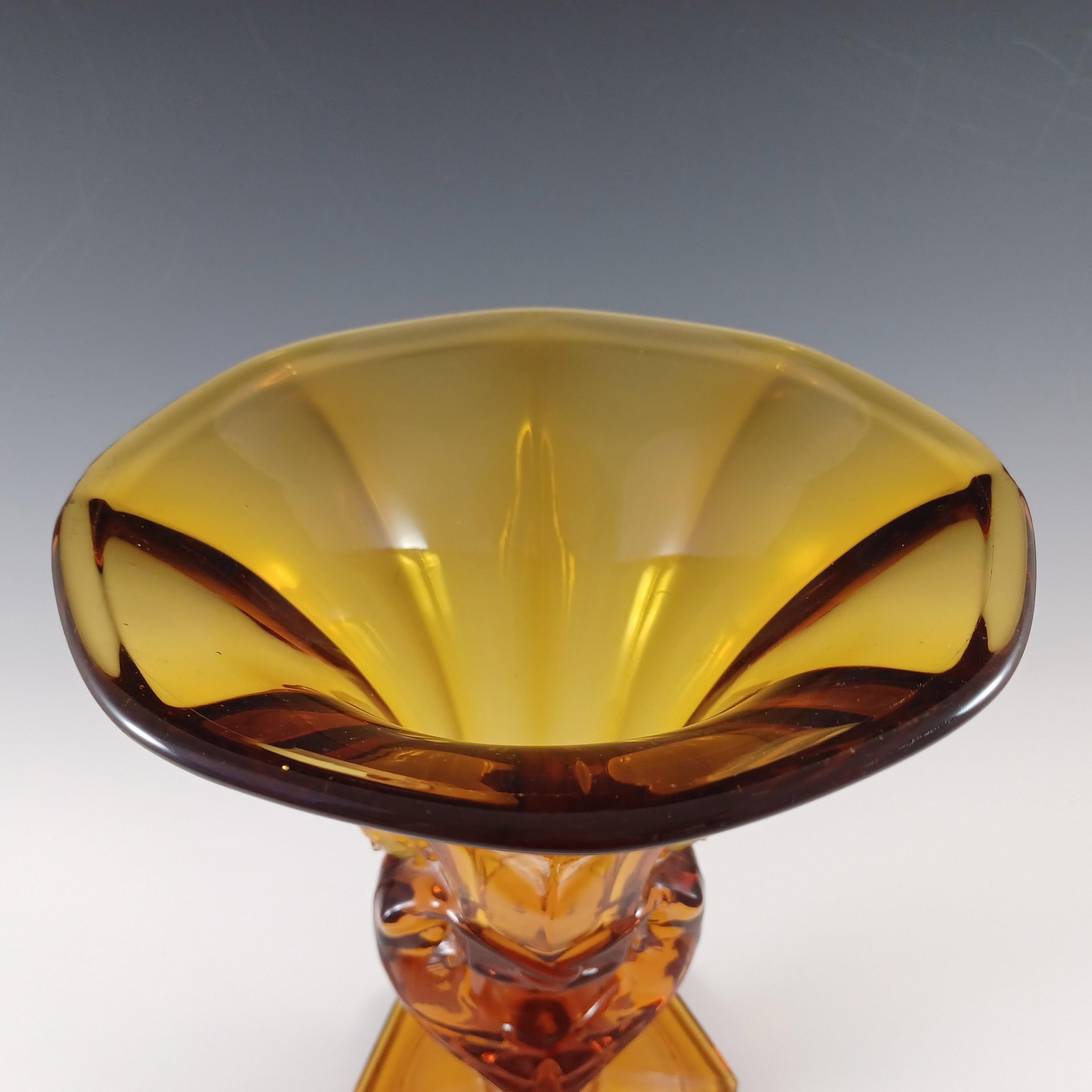 Metà XX secolo Vaso di vetro ambrato Libochovice Czech Art Deco 1930 Lady / Ladies in vendita