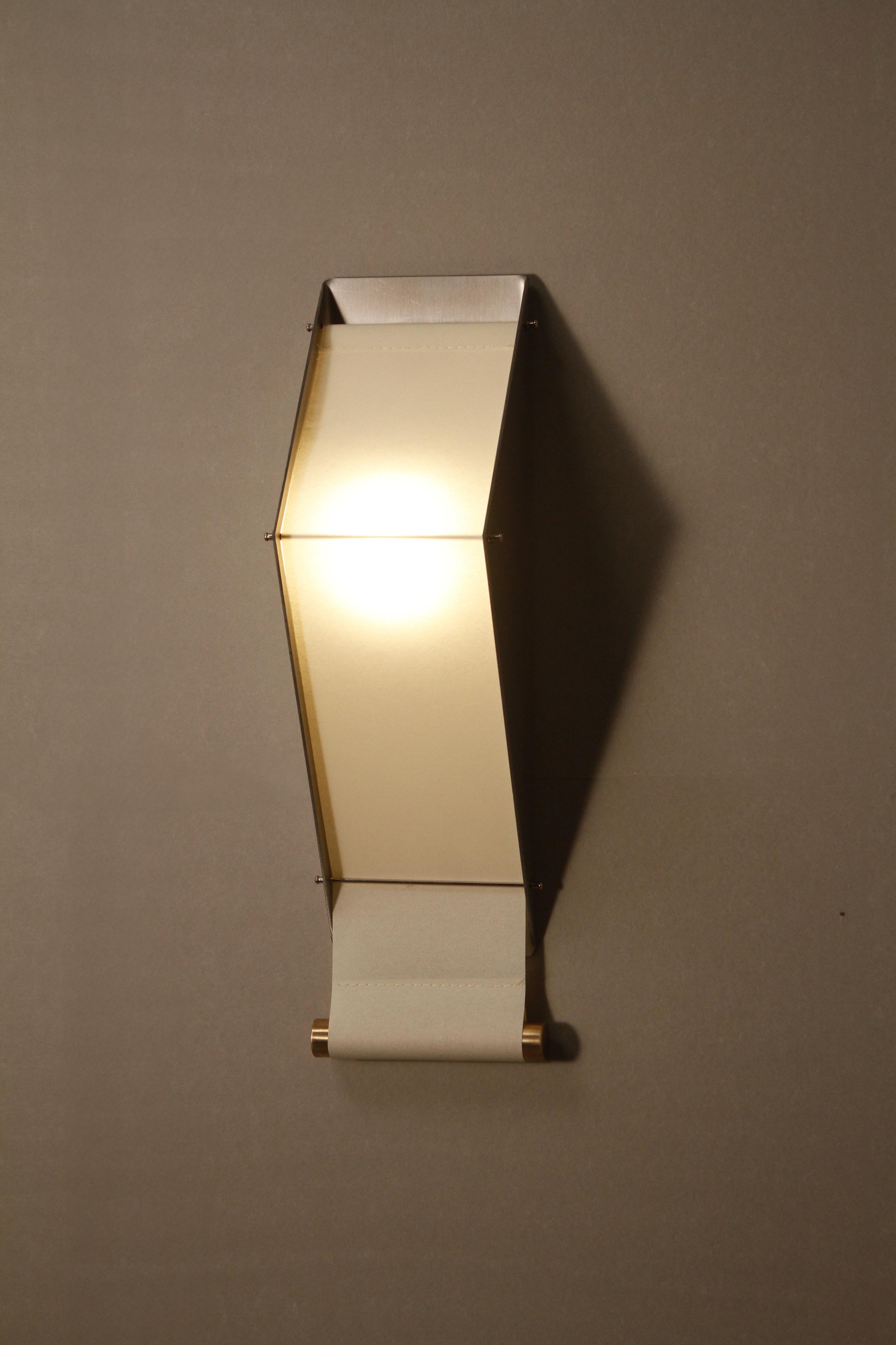 Lámpara de pared Libra de Pedro Ávila Latón en venta