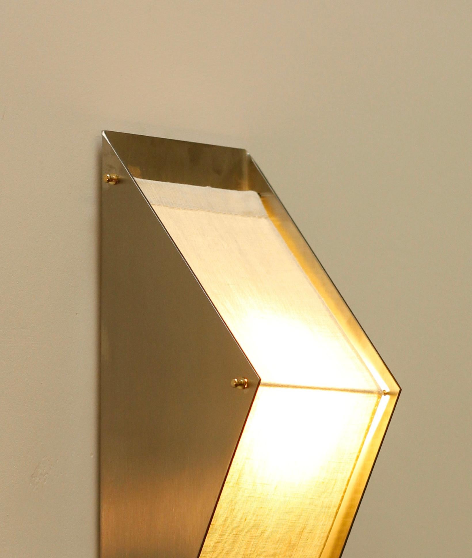 Libra Wall Lamp by Pedro Ávila - Linen (Brasilianisch) im Angebot