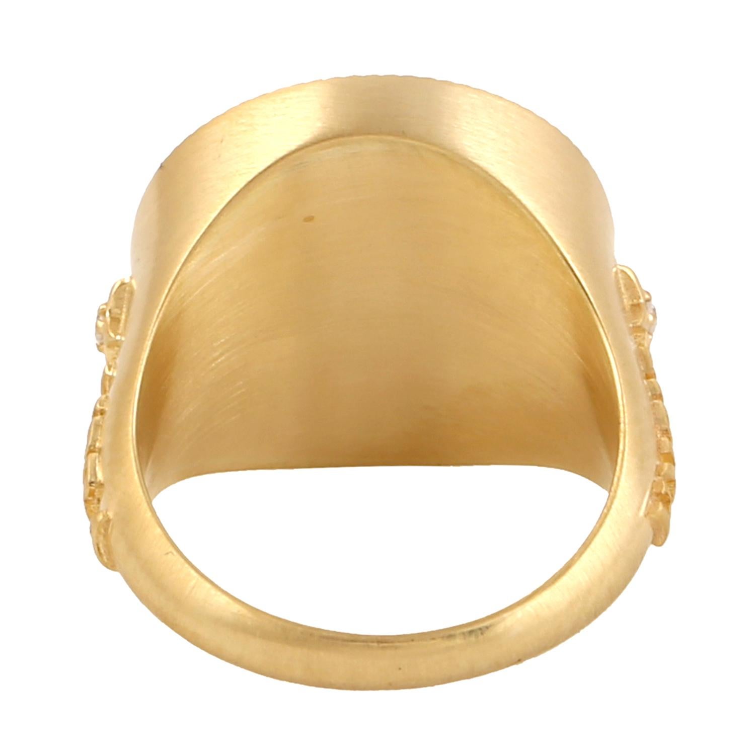 Libra Zodiac Ring mit Pave-Diamanten aus 14 Karat Gelbgold (Art nouveau) im Angebot