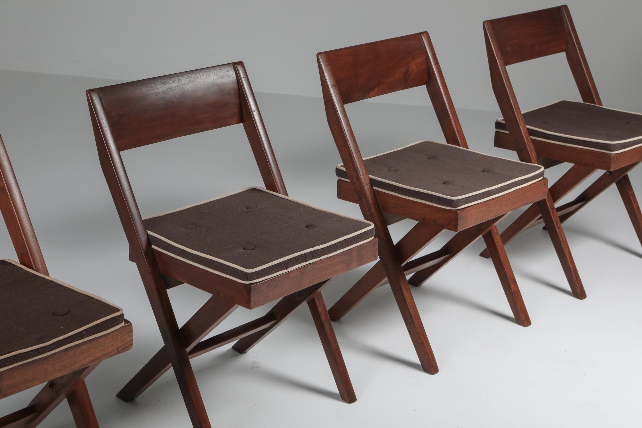 Paire de chaises de bibliothèque par Pierre Jeanneret, années 1950 en vente 9