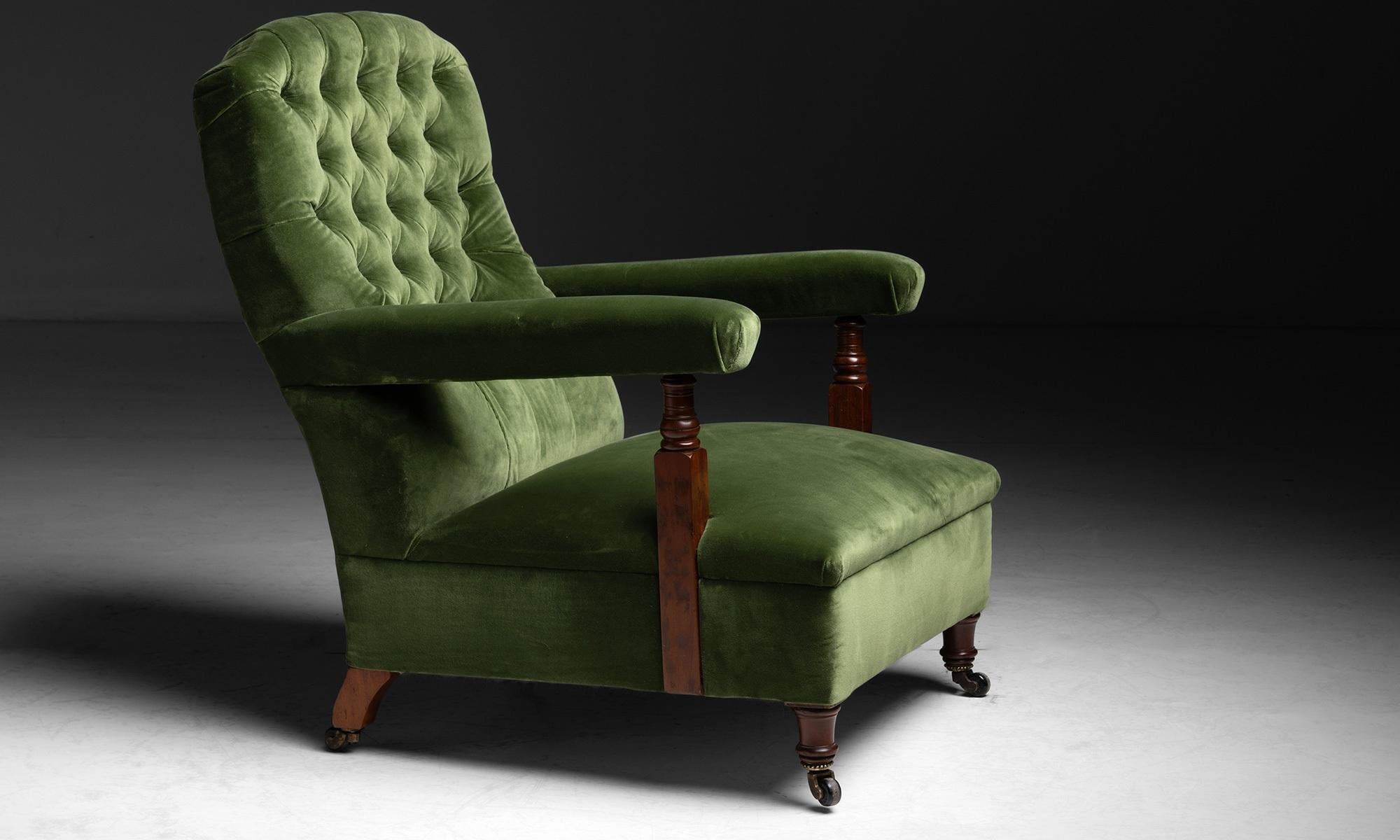 Library Chair in Cotton Velvet

England circa 1900

Newly upholstered in 100% cotton velvet from Maharam. Antique mahogany frame in 
original condition.

28