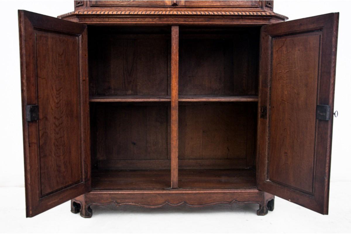 Oak Library display case, France, circa 1880. For Sale