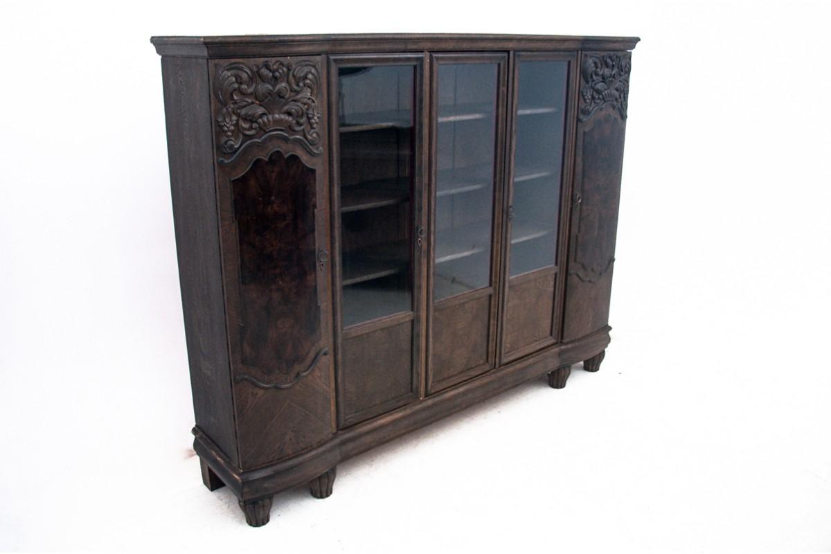 Library from the interwar period, Germany.

Very good condition.

Wood: oak

dimensions height 181 cm width 228 cm depth 47 cm