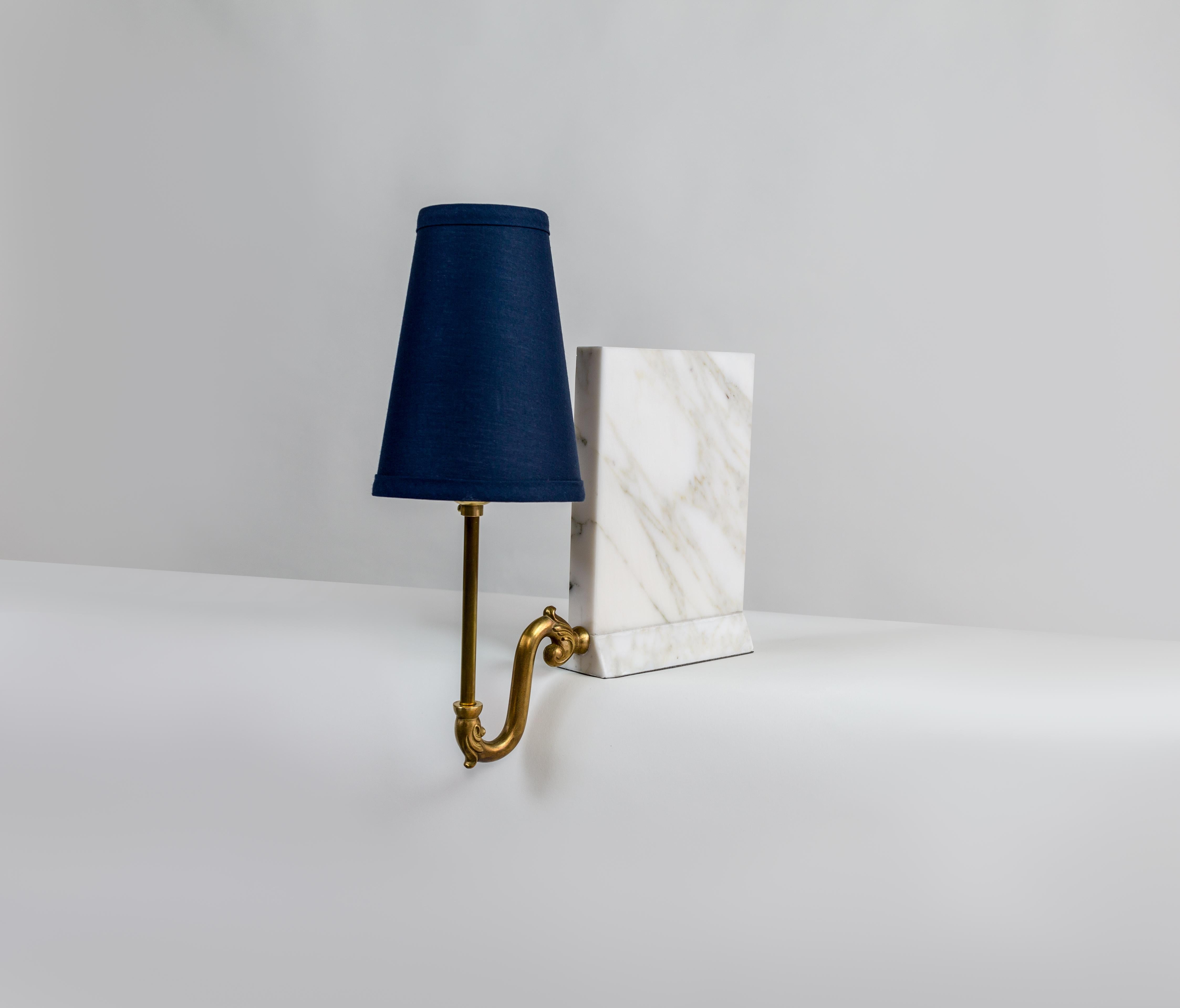 Library Sconce, Contemporary Bookshelf Sconce in Carrara Marble, Aged Brass For Sale 3