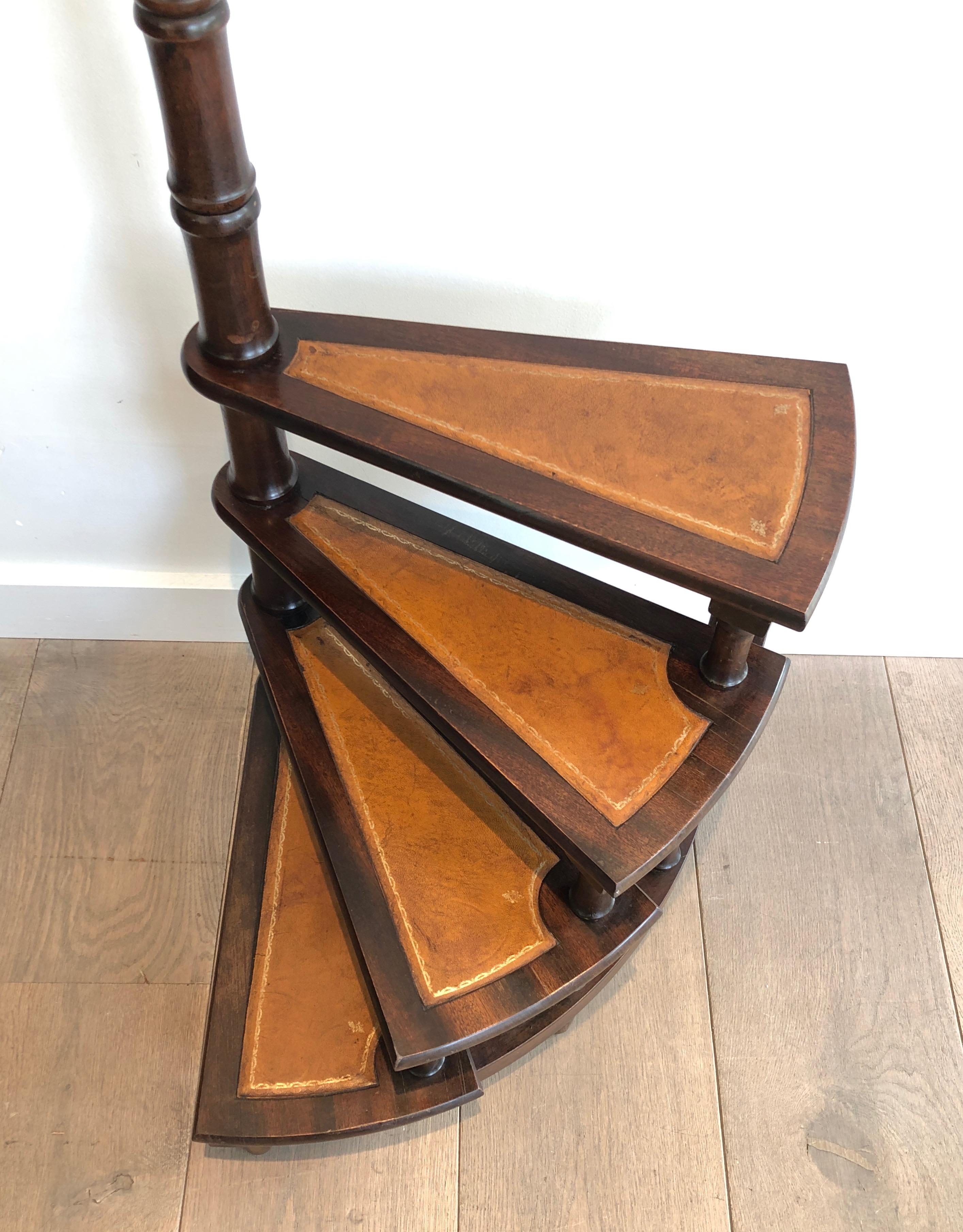 Library Stepladder in Wood, Leather and Brass For Sale 3