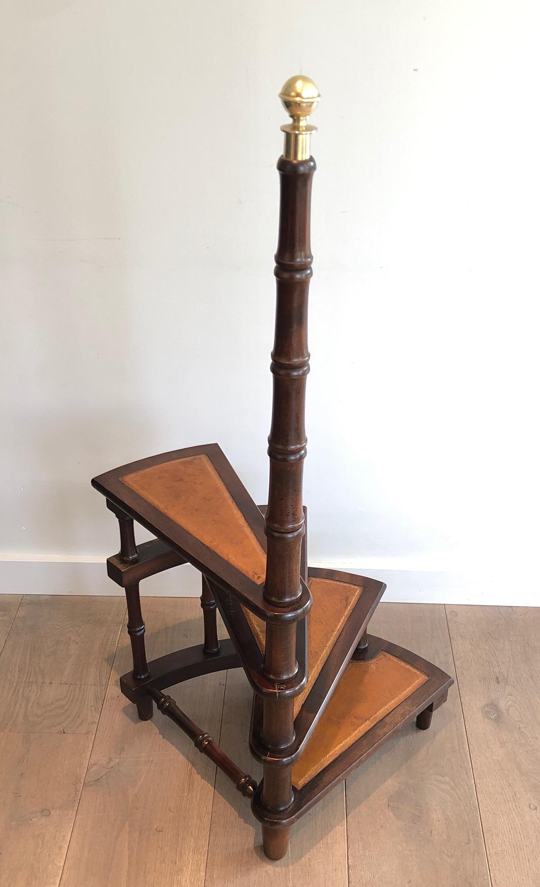 French Library Stepladder in Wood, Leather and Brass For Sale