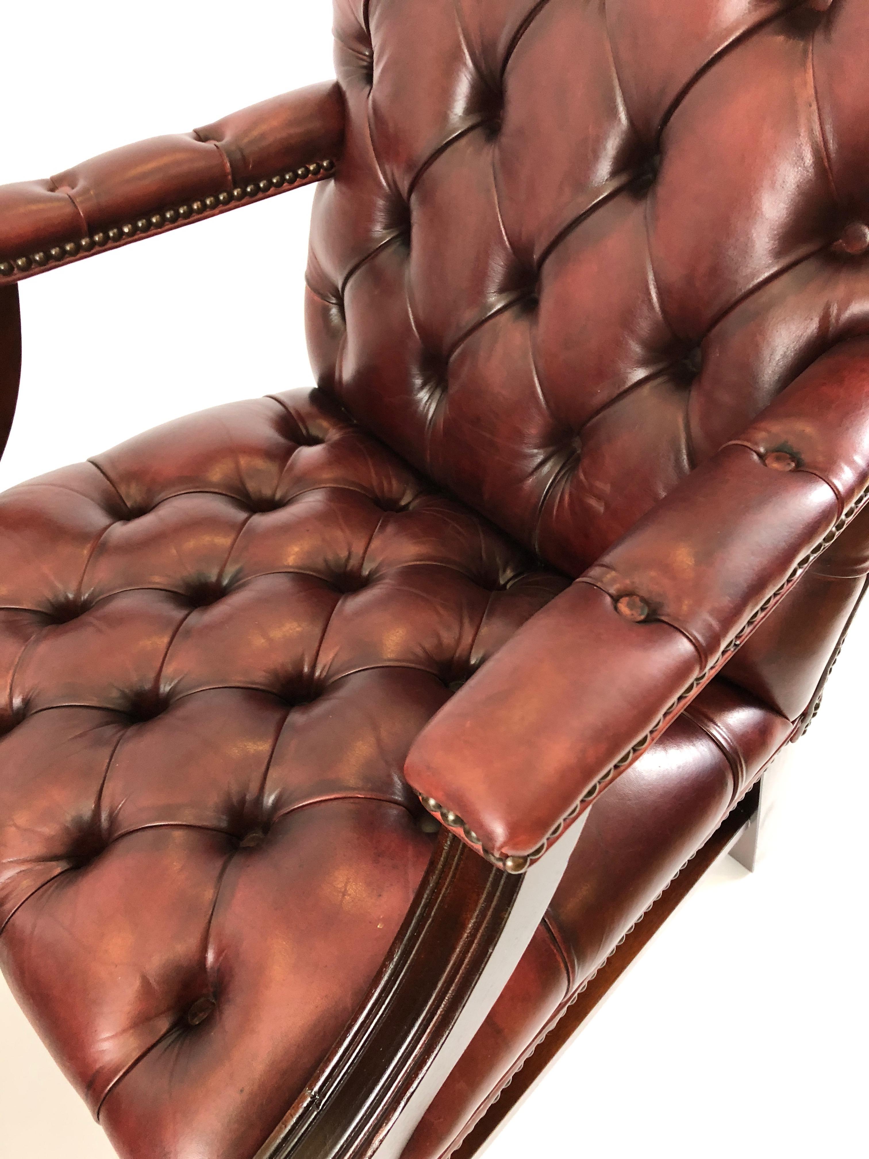 Libraryish Pair of Chesterfield Sumptuous Tufted Leather Armchairs 3
