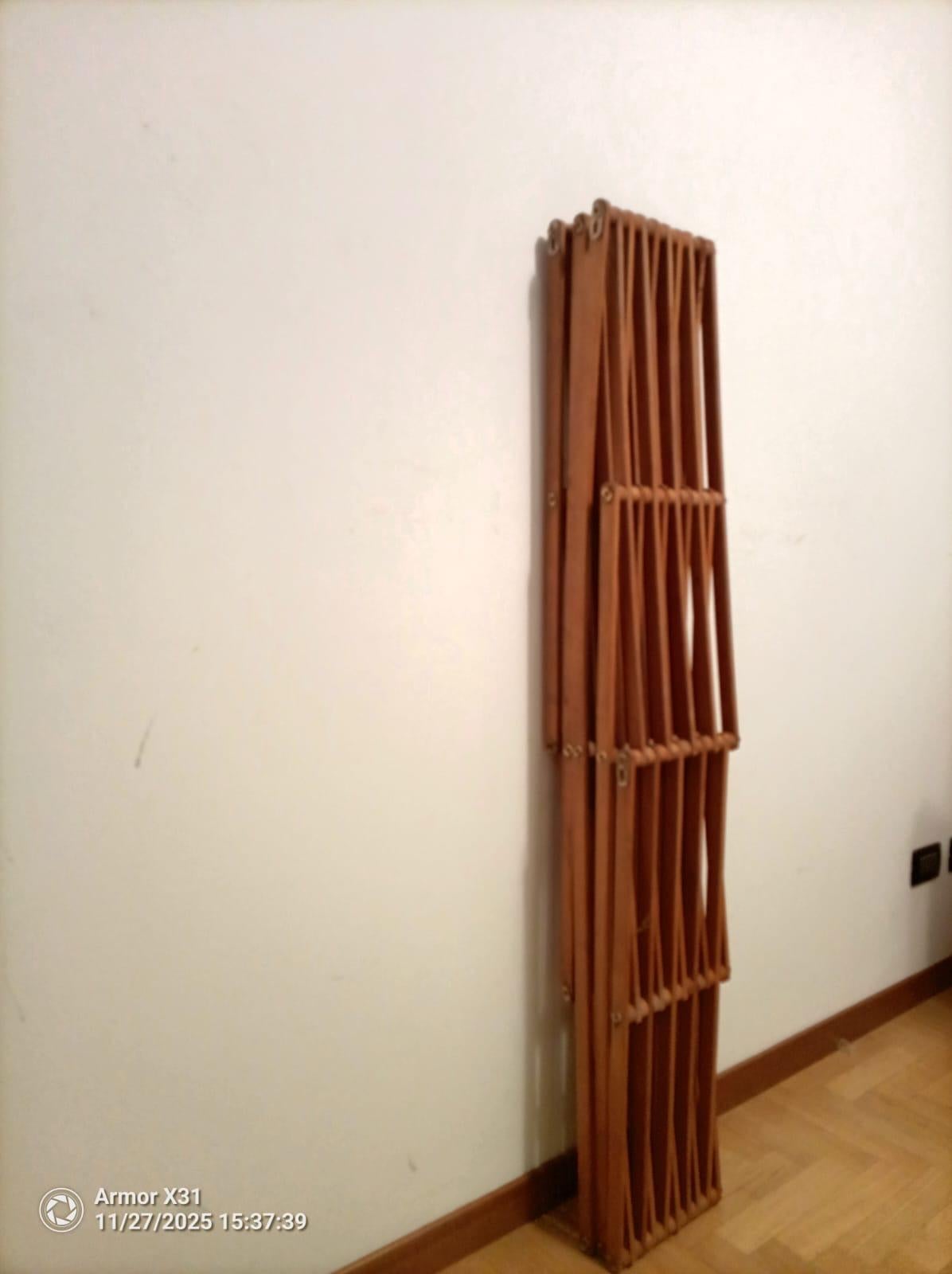 Pantografo-Bücherei in Massivholz und Ottone-Details - Italien - 70er Jahre im Angebot 4