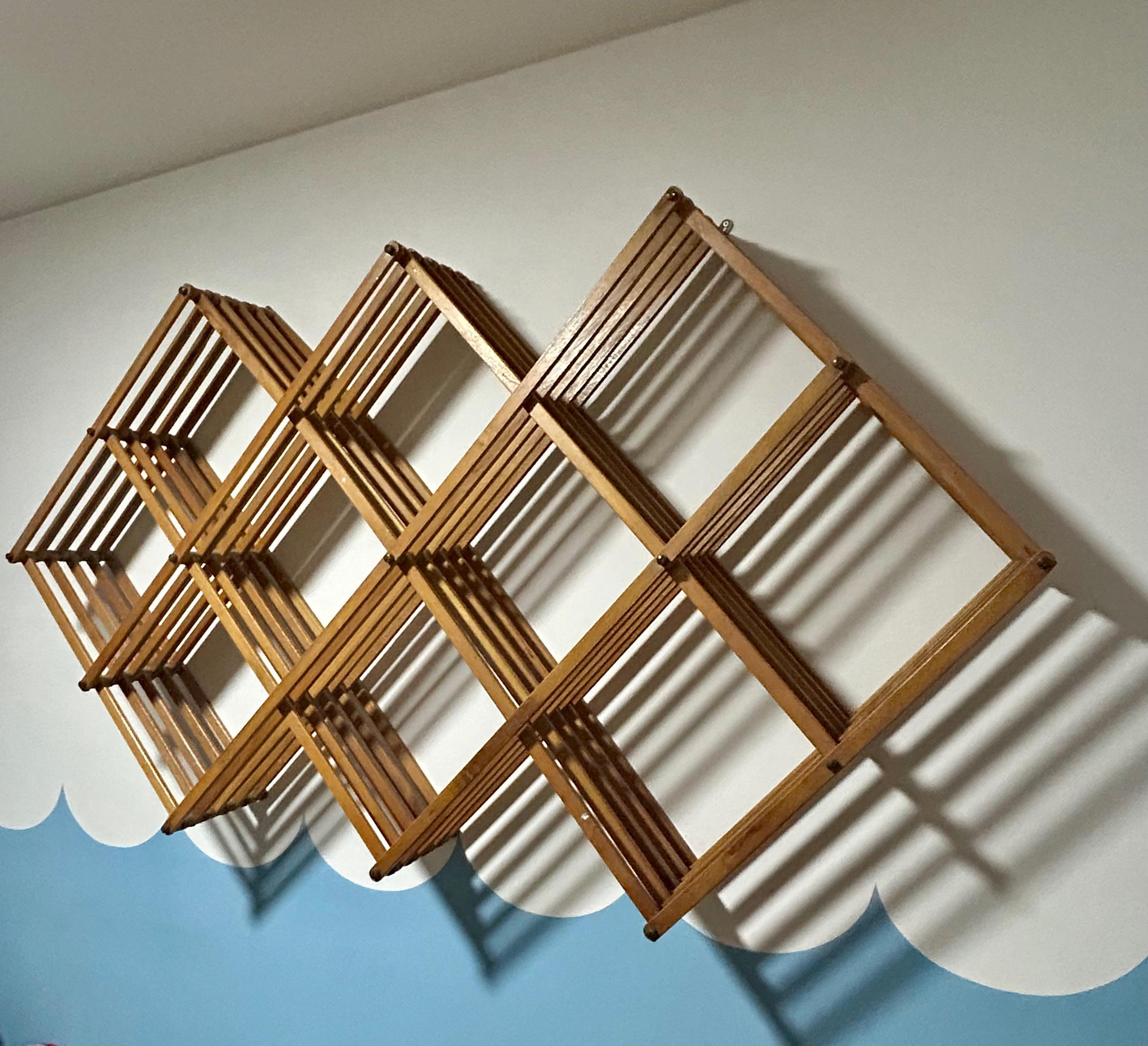 Pantografo-Bücherei in Massivholz und Ottone-Details - Italien - 70er Jahre im Angebot 1