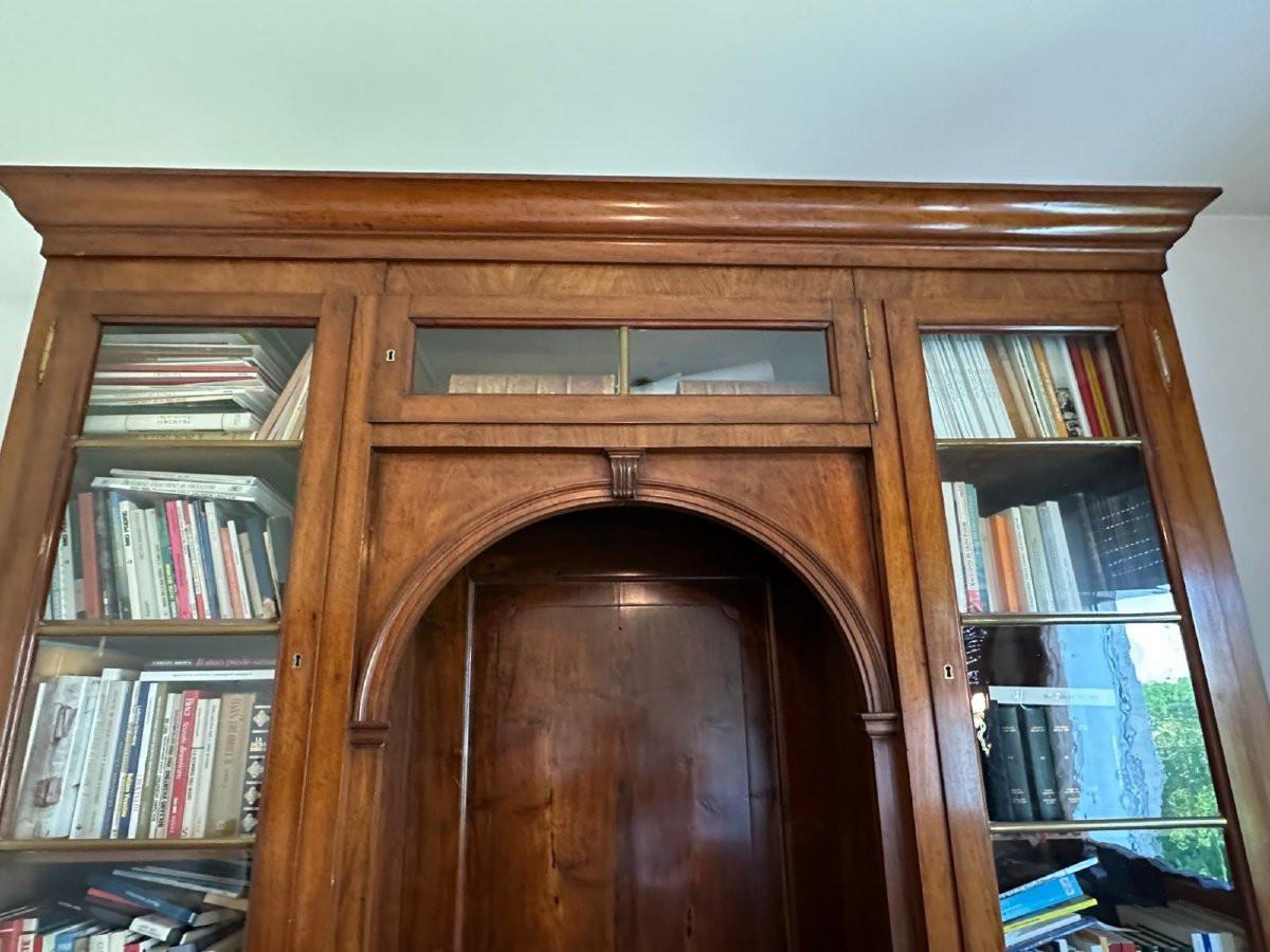 Libreria “a ponte” in noce massiccio – Veneto, primi decenni del XIX secolo In condizioni buone in vendita a Vicenza, IT