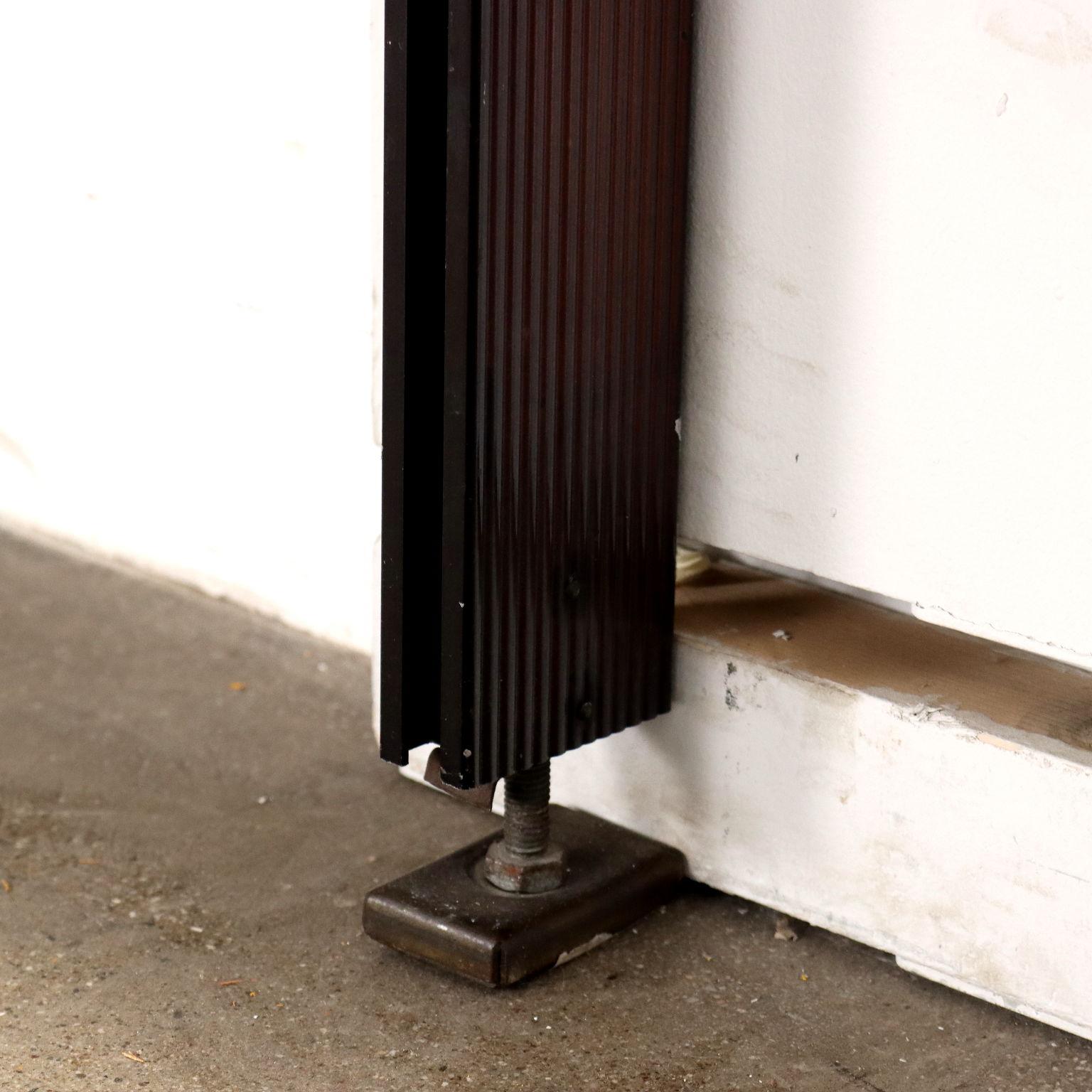 1950s wall-mounted bookcase 3