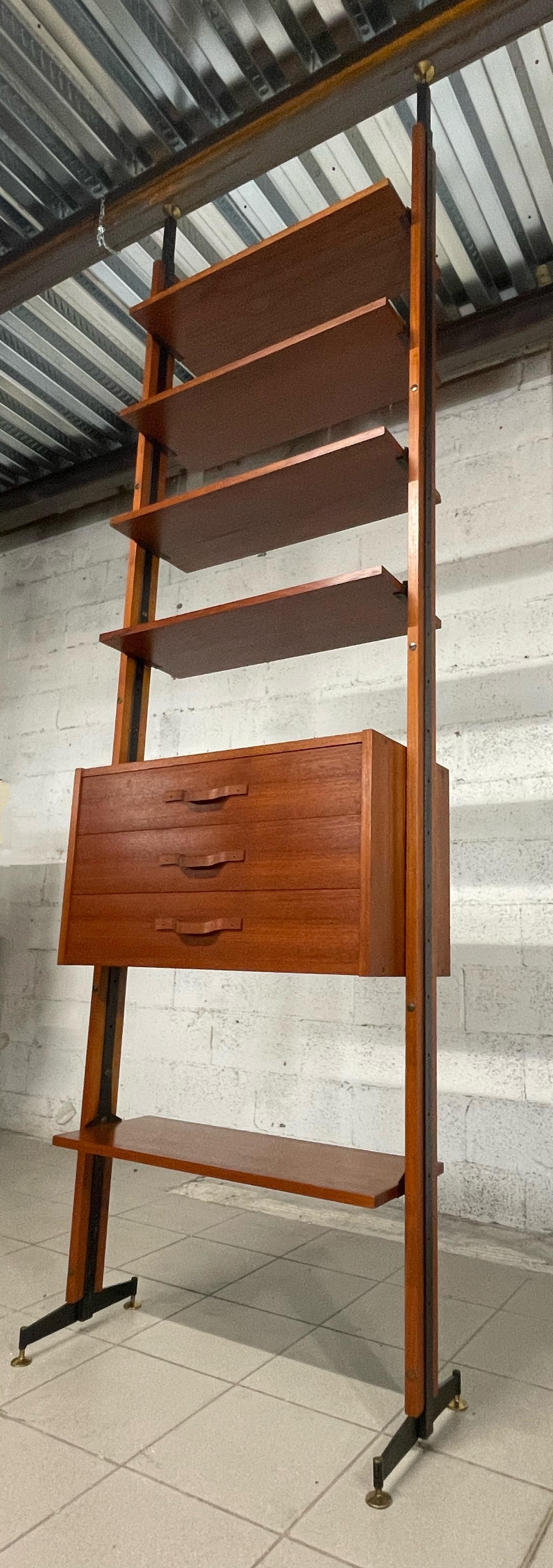 Italian Libreria cielo-terra anni '60 in legno di teak