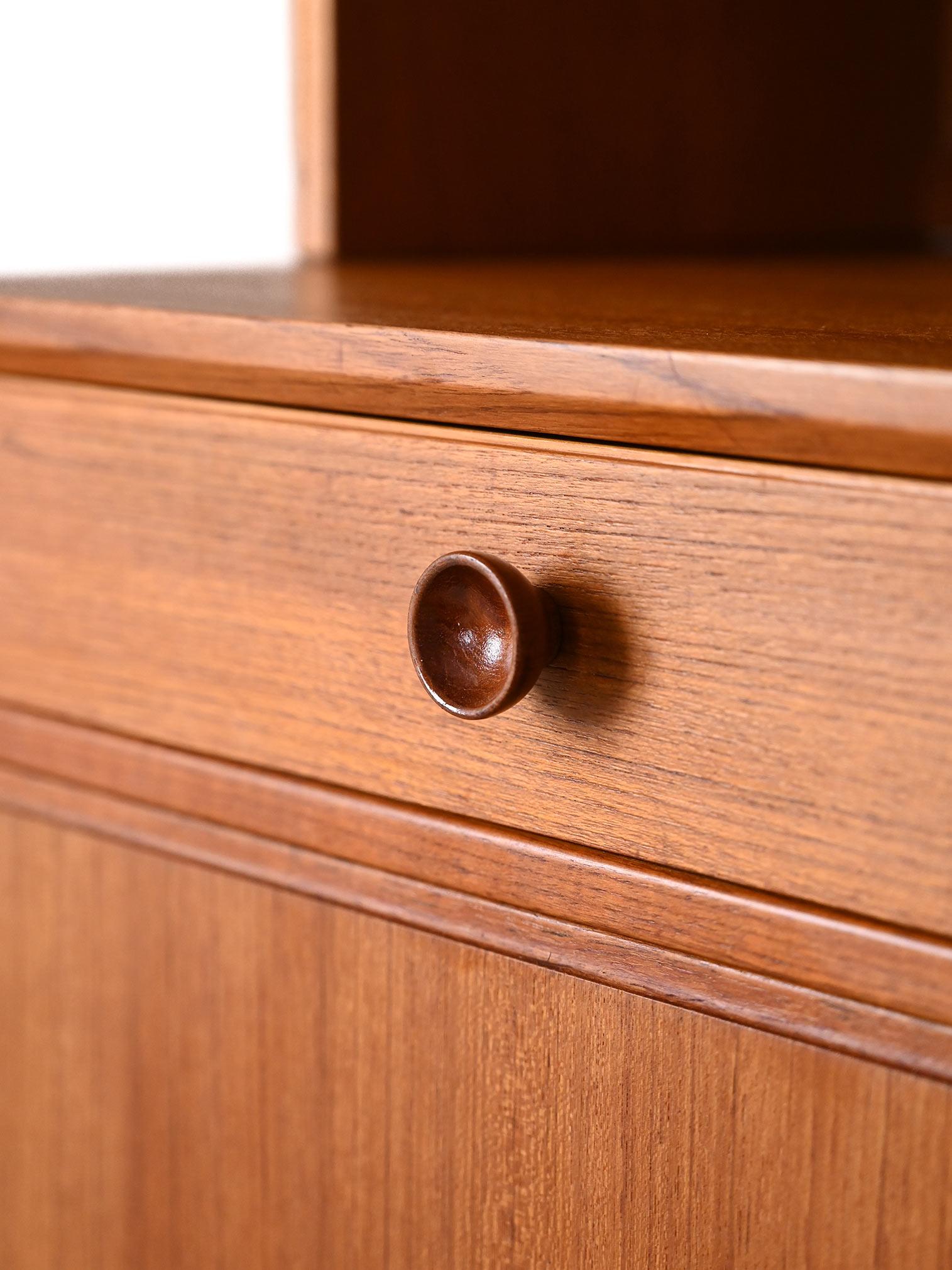 Bookcase with small sideboard For Sale 3