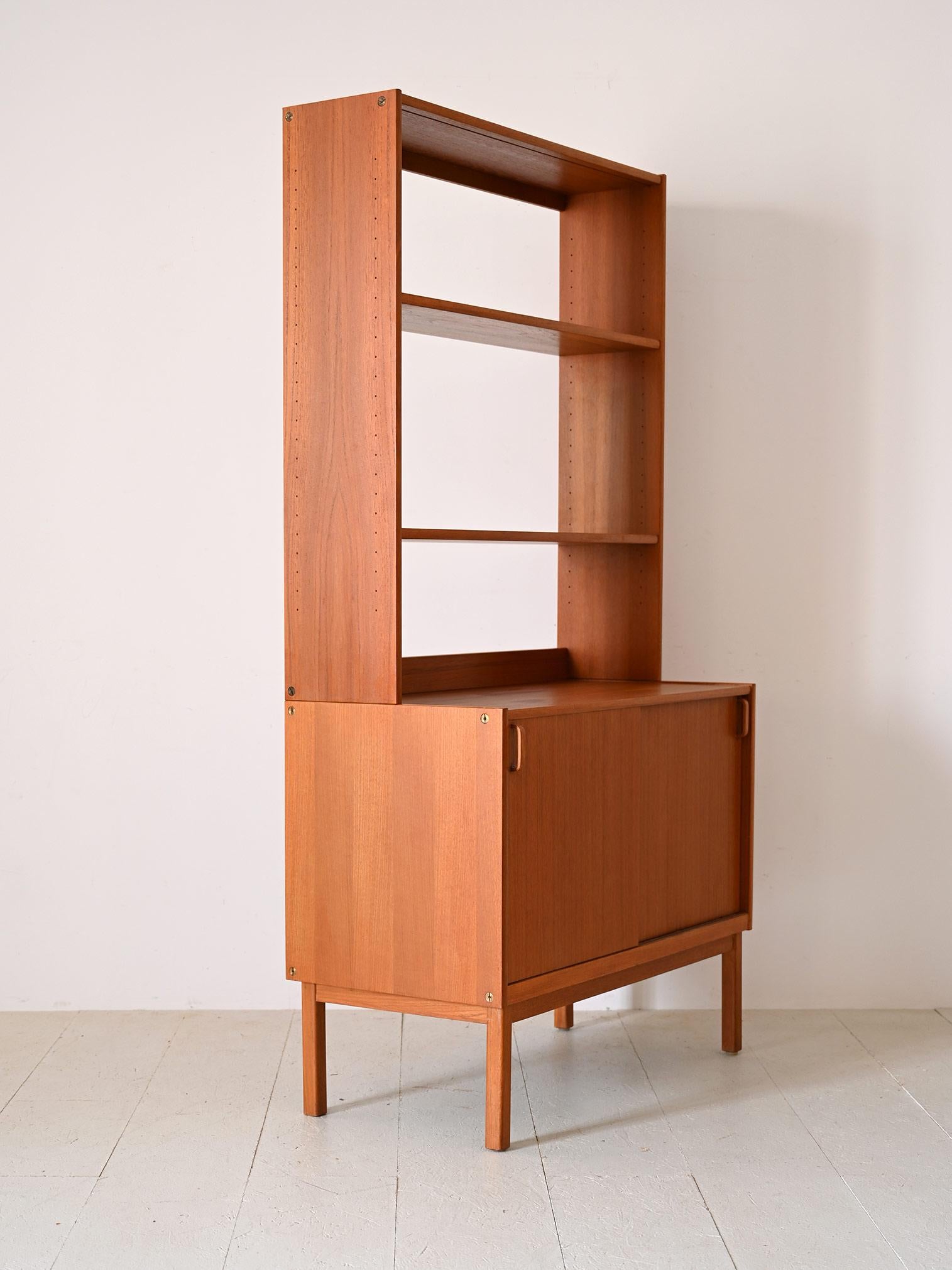 Bookcase with storage compartment produced by Bodafors In Good Condition For Sale In Brescia, IT