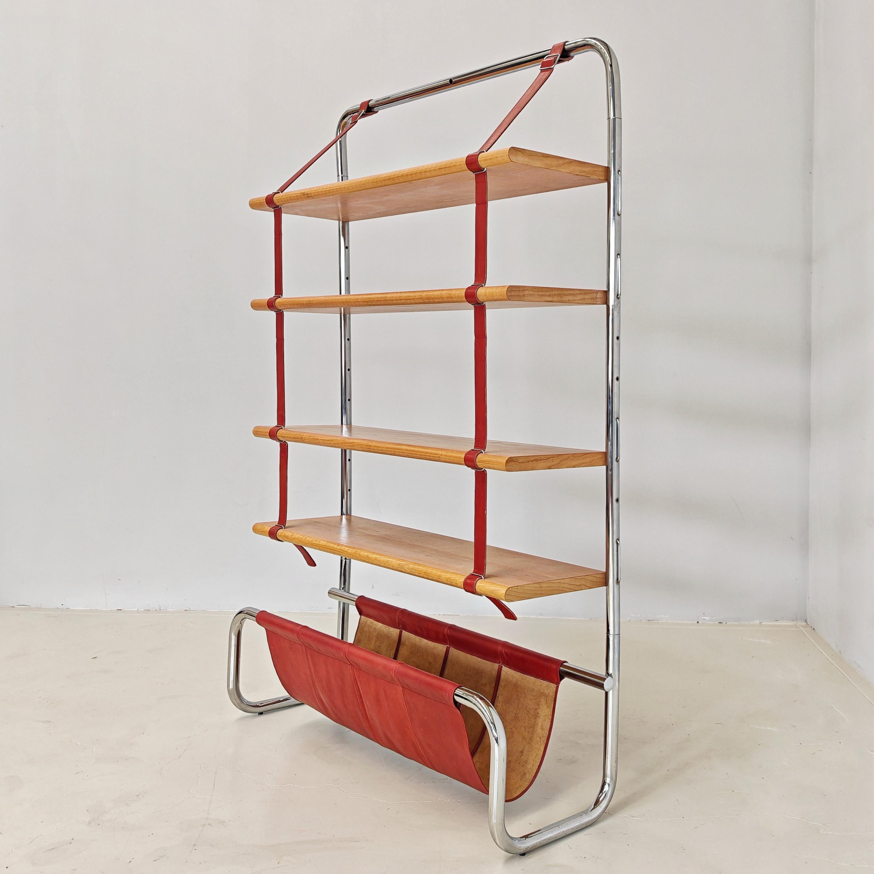 Bücherregal Chrom und rotes Leder Jumbo Line Luigi Massoni für Poltrona Frau 1970er (Postmoderne) im Angebot