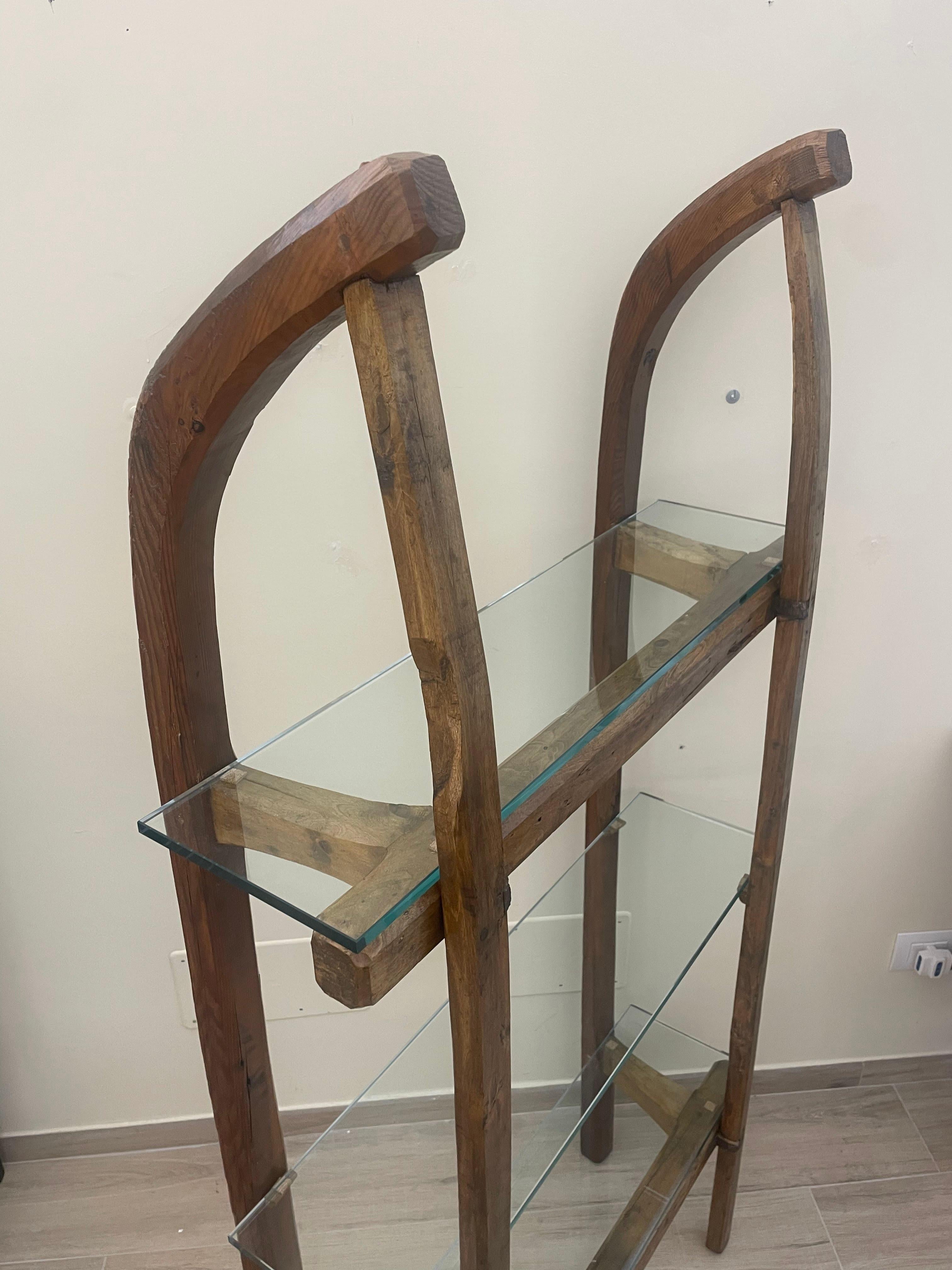 Verre Bibliothèque ancienne à traîneau de la première moitié du 20e siècle avec étagères en verre en vente