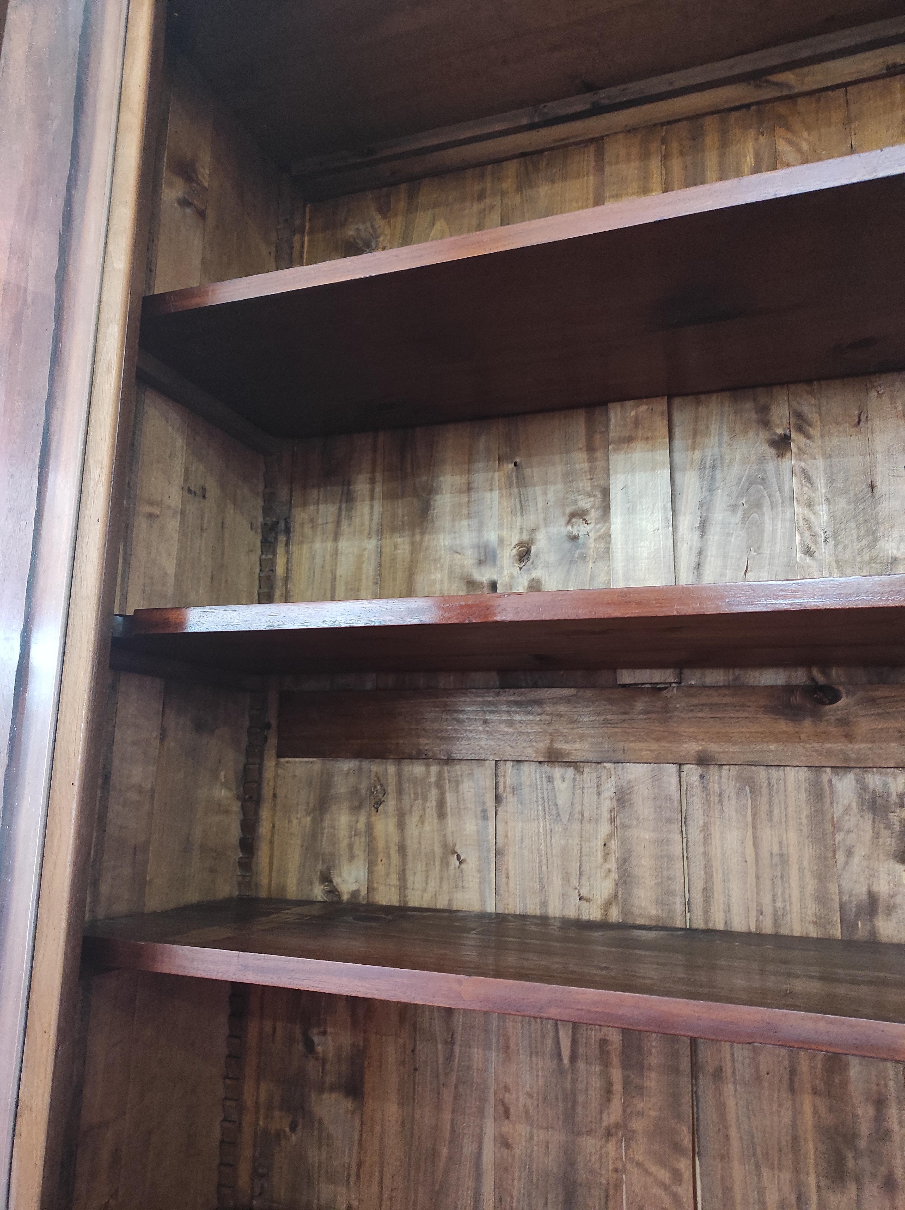 French Mahogany Wood Bookcase In Good Condition In Borgo Veneto, IT