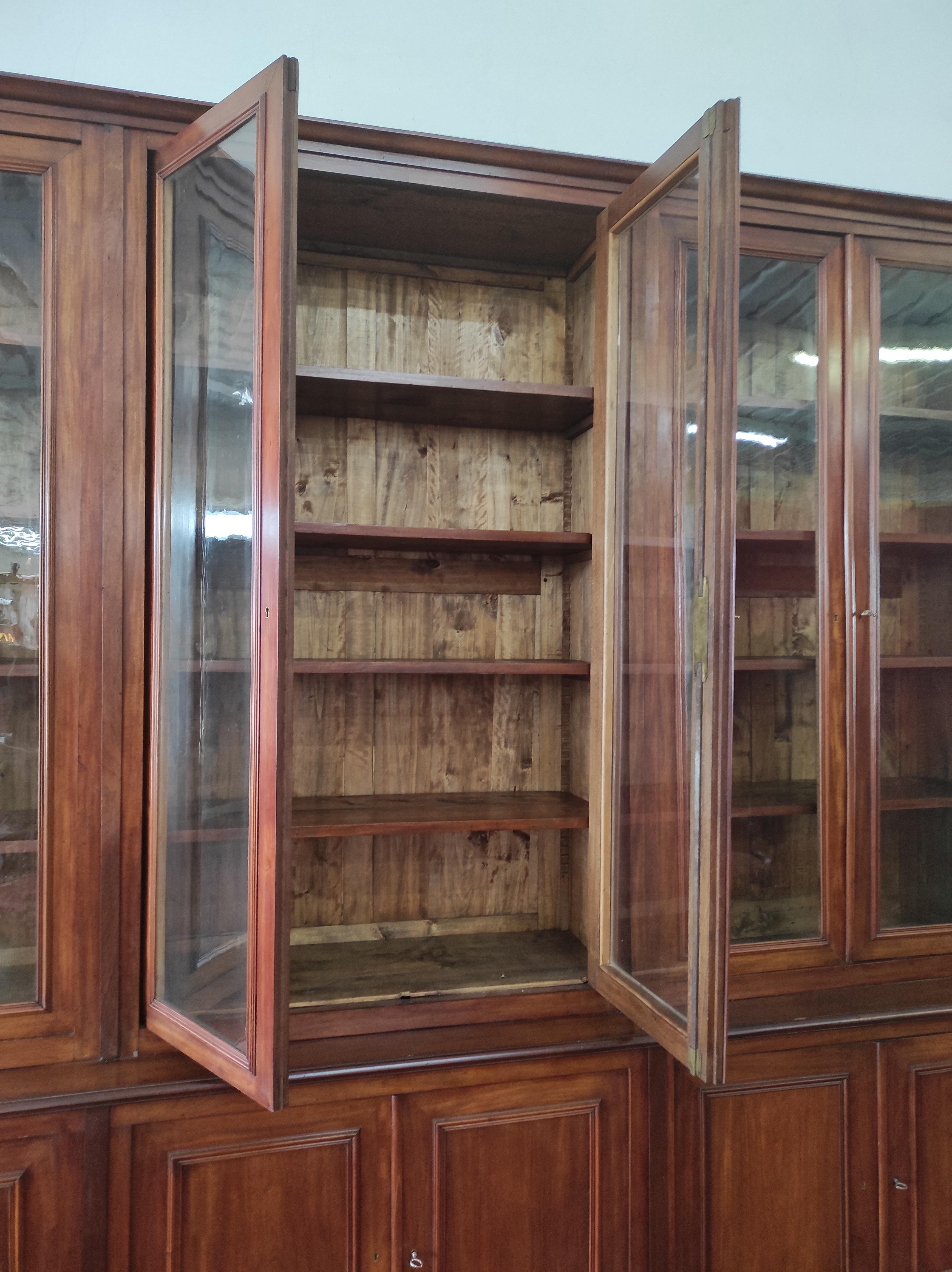 French Mahogany Wood Bookcase For Sale at 1stDibs