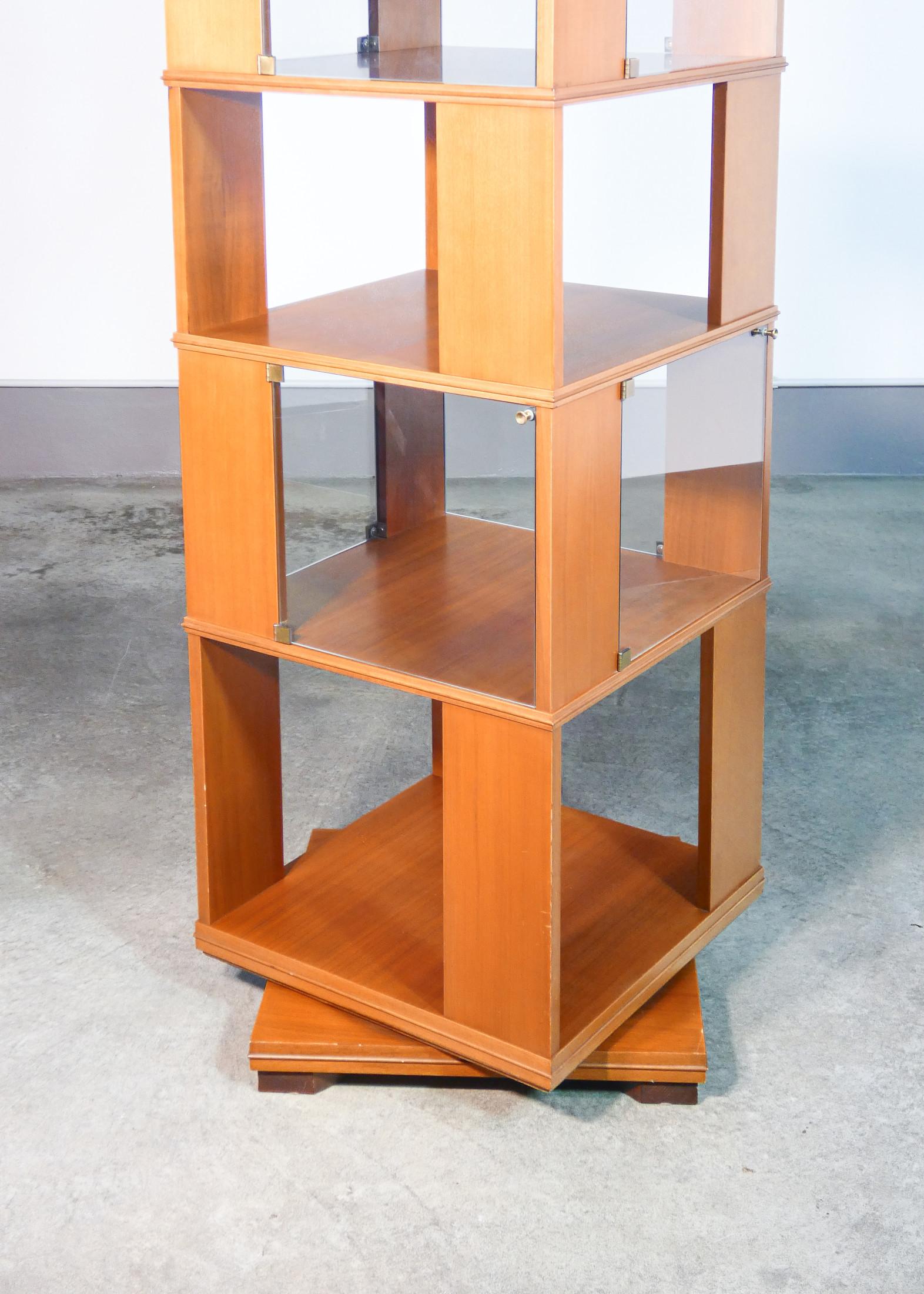 Wooden center swivel bookcase, six shelves. Italy, 60s For Sale 4