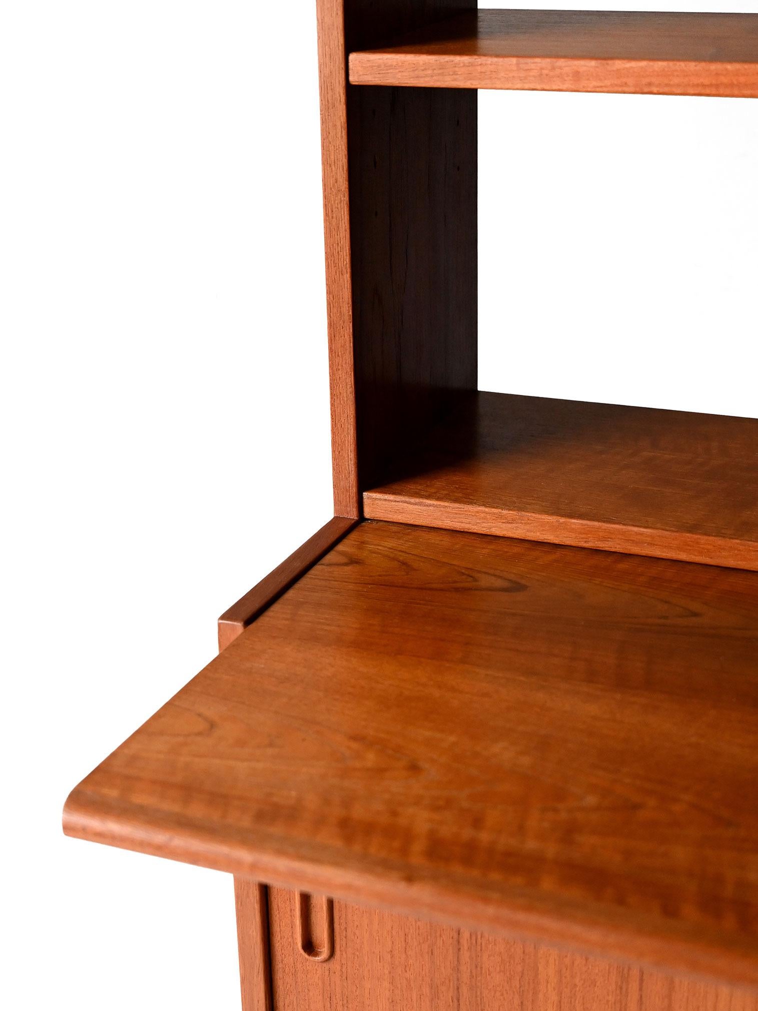 Vintage Scandinavian teak bookcase with built-in desk For Sale 1