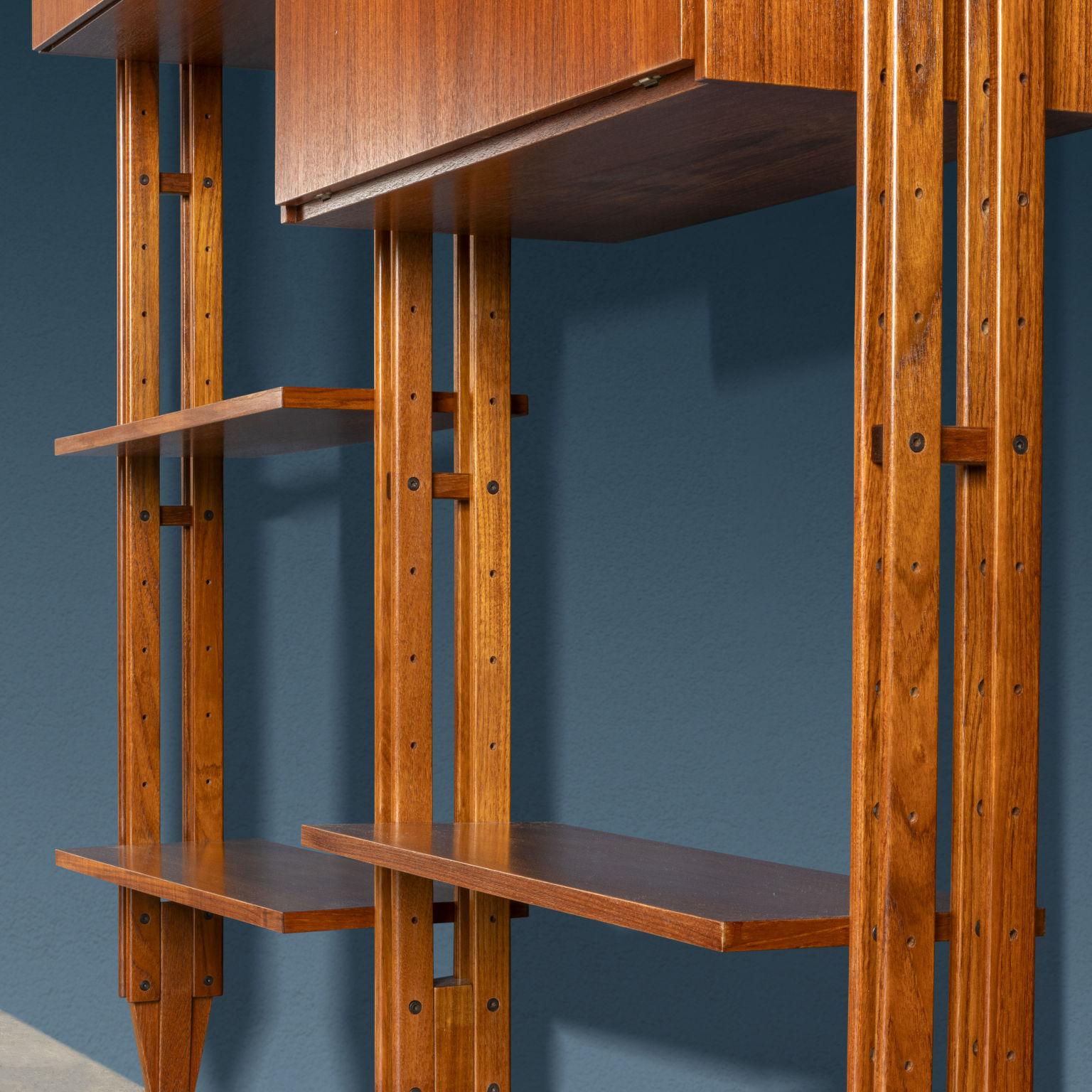 Two-bay 'LB7' bookcase Franco Albini for Poggi 1960s In Excellent Condition For Sale In Milano, IT