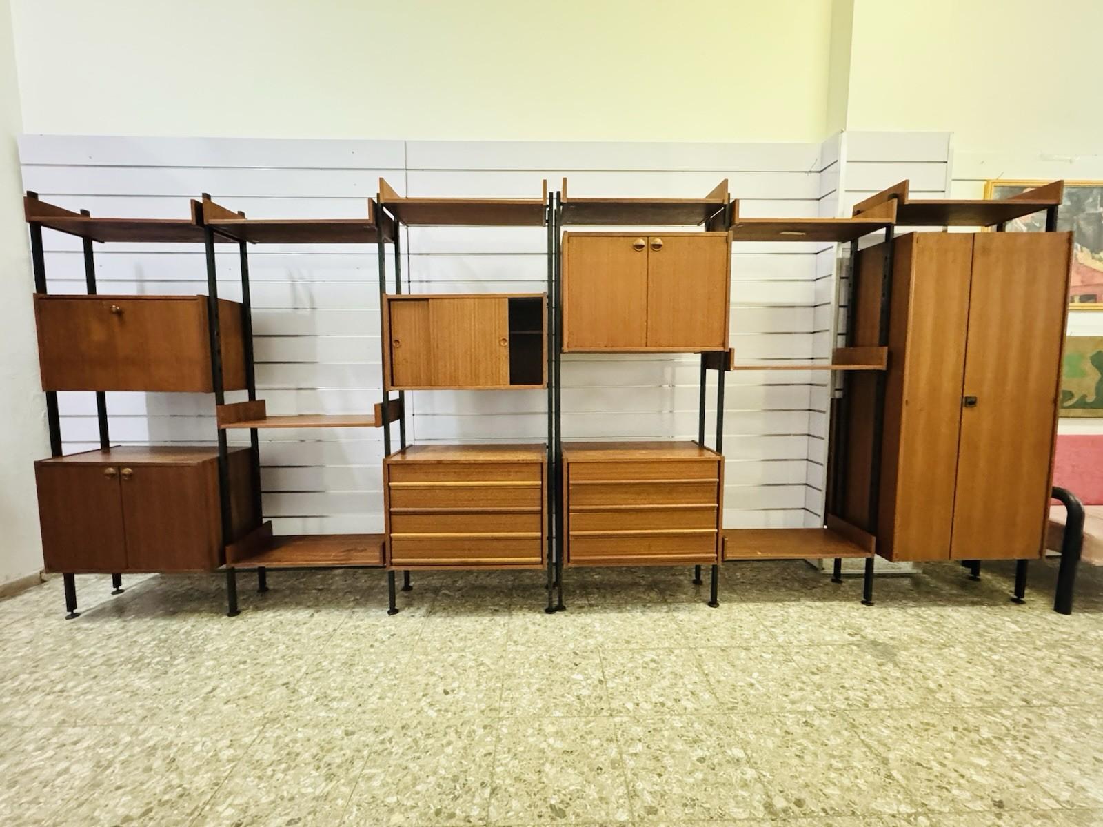 IMB Modular Bookcase Series Selex 1960s Design Modernism In Good Condition For Sale In Taranto, IT