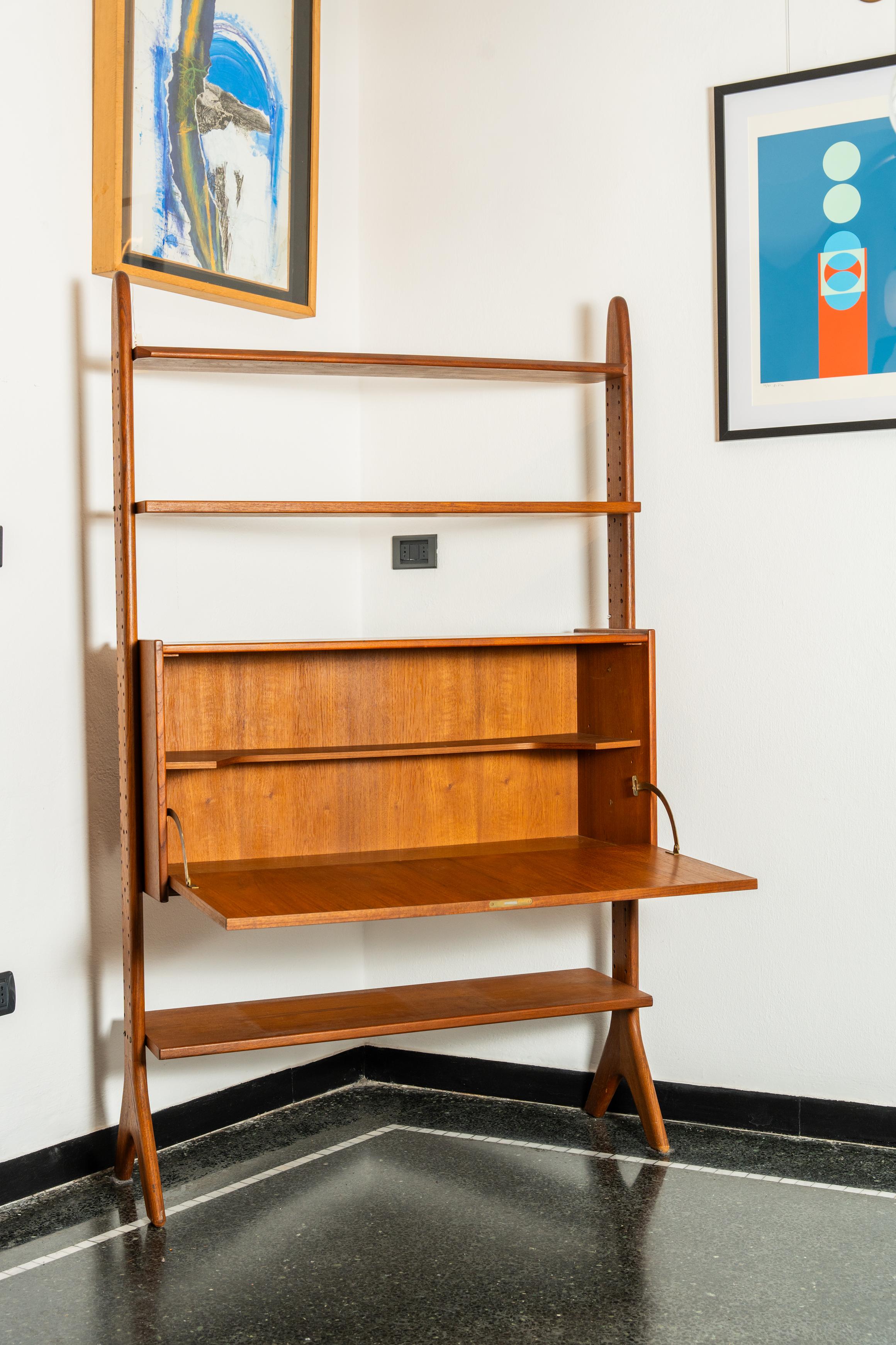 Modulares Bücherregal aus Holz, Italien, 1970er Jahre im Angebot 2